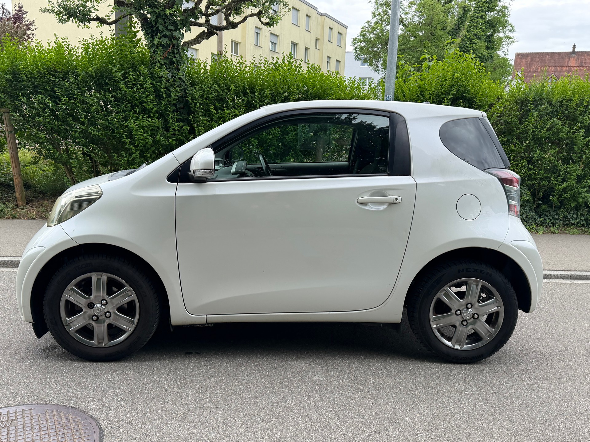 TOYOTA iQ 1.0 VVT-i Multidrive-image-5