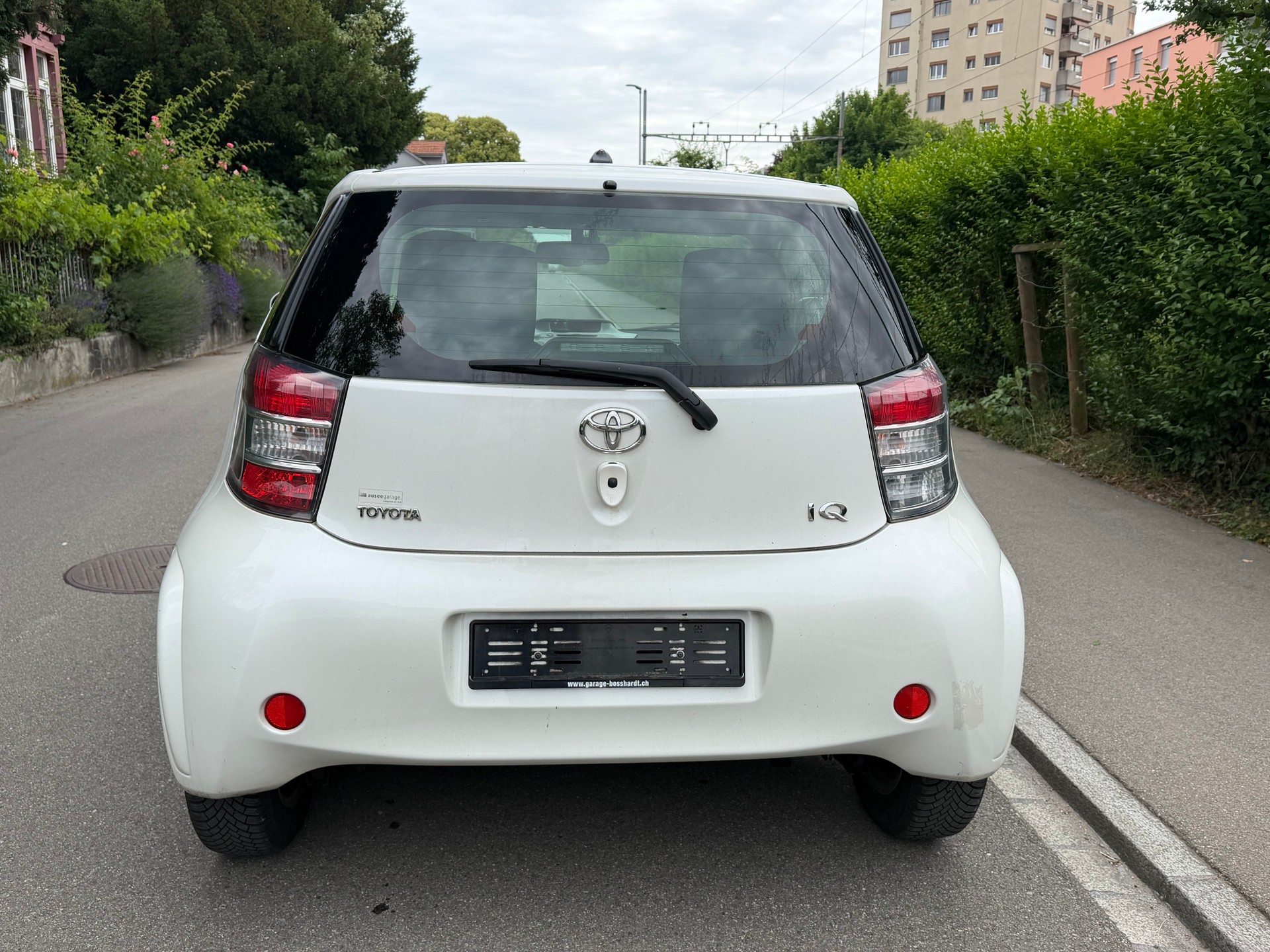 TOYOTA iQ 1.0 VVT-i Multidrive-image-3