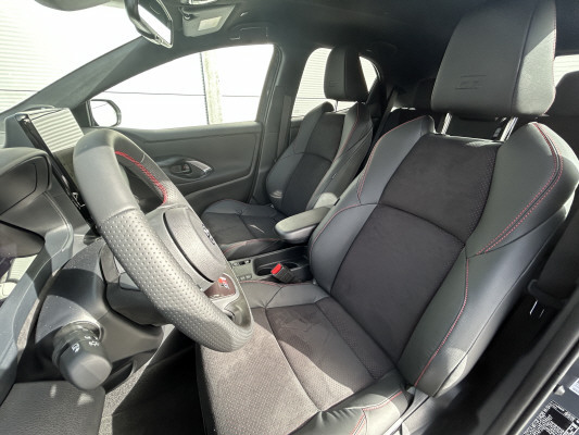 TOYOTA Yaris 1.5 GR Sport e-CVT-image-8
