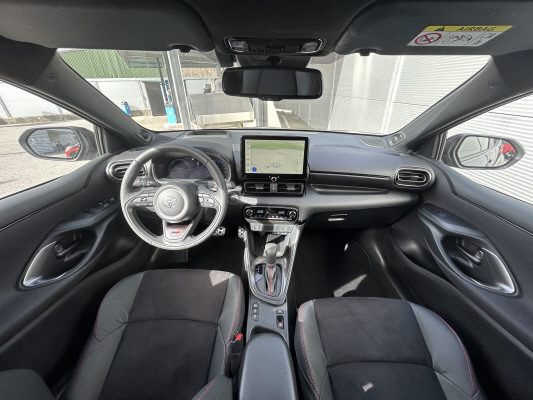 TOYOTA Yaris 1.5 GR Sport e-CVT-image-5
