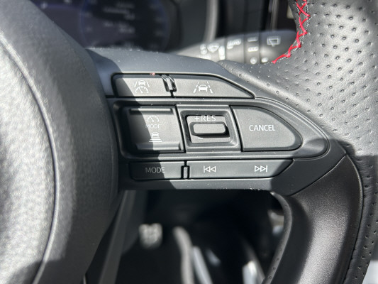 TOYOTA Yaris 1.5 GR Sport e-CVT-image-12