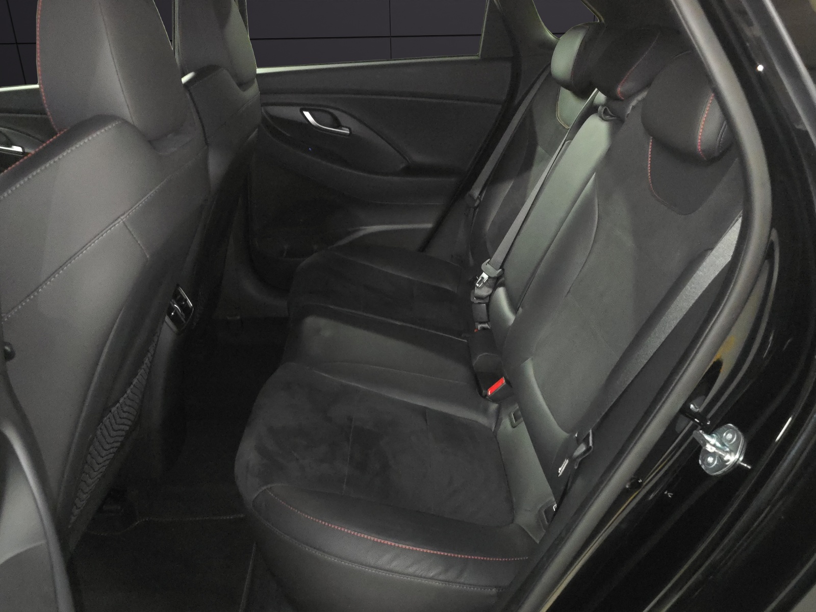 HYUNDAI i30 1.5 T-GDi N Line Lux.pack 48V MH DCT CH-FAHRZEUG-image-18