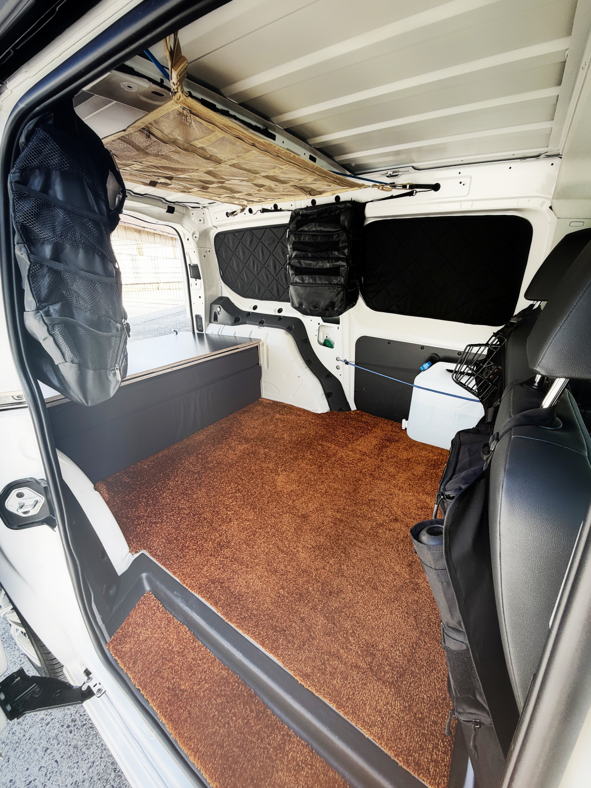 VW 2.0 TDI 4motion Micro Camper-image-7
