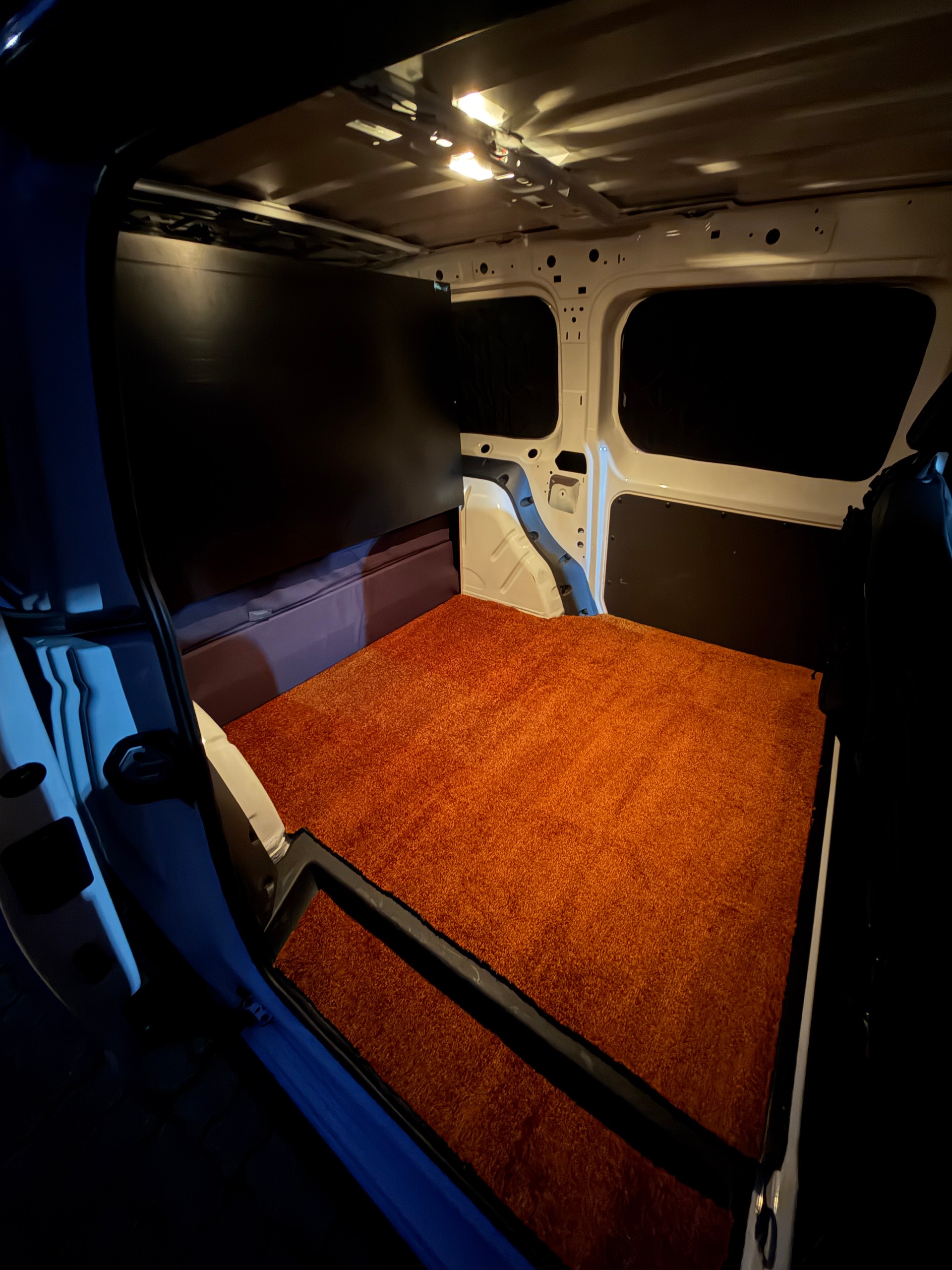 VW 2.0 TDI 4motion Micro Camper-image-10