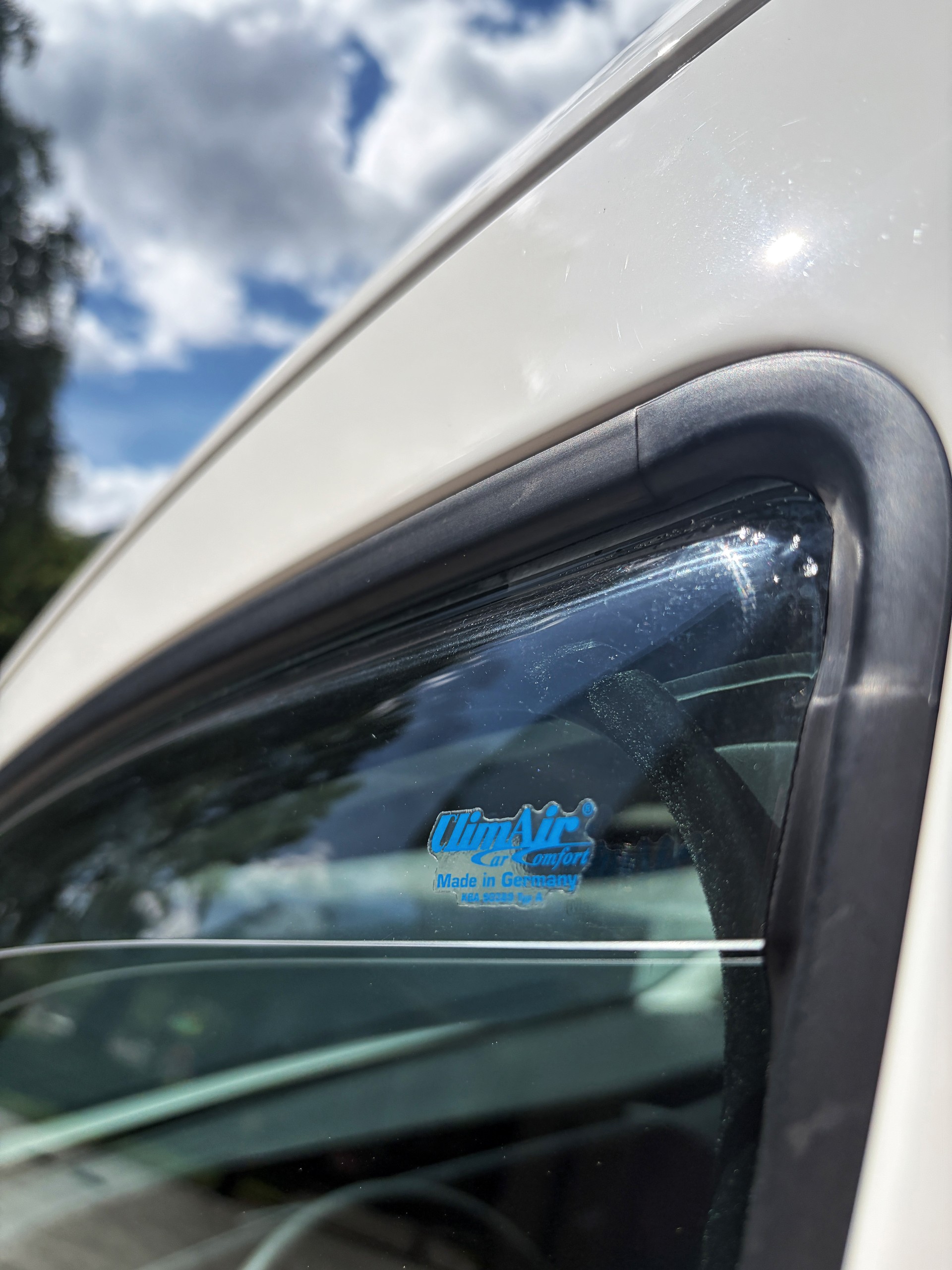 VW 2.0 TDI 4motion Micro Camper-image-6