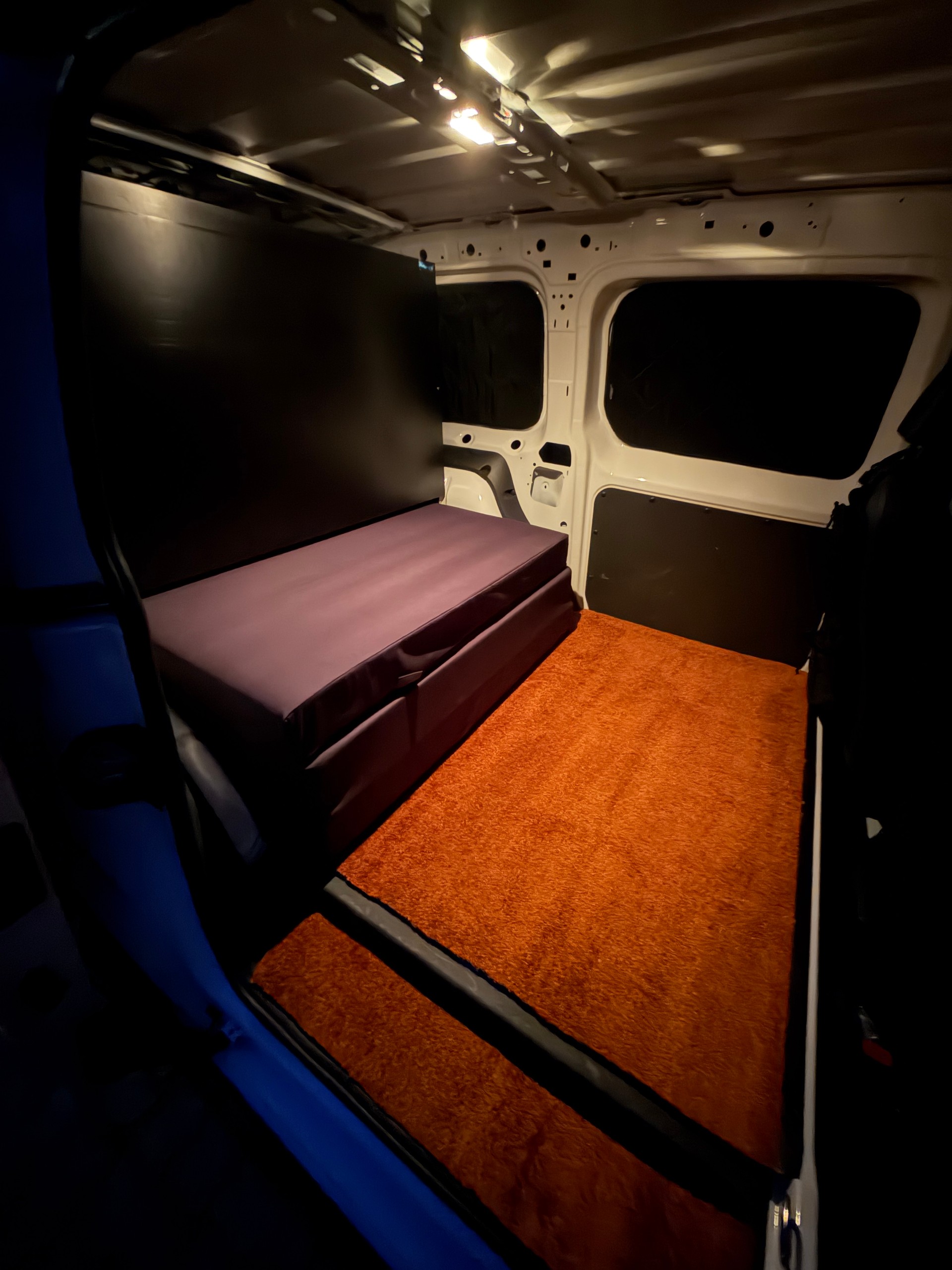 VW 2.0 TDI 4motion Micro Camper-image-11