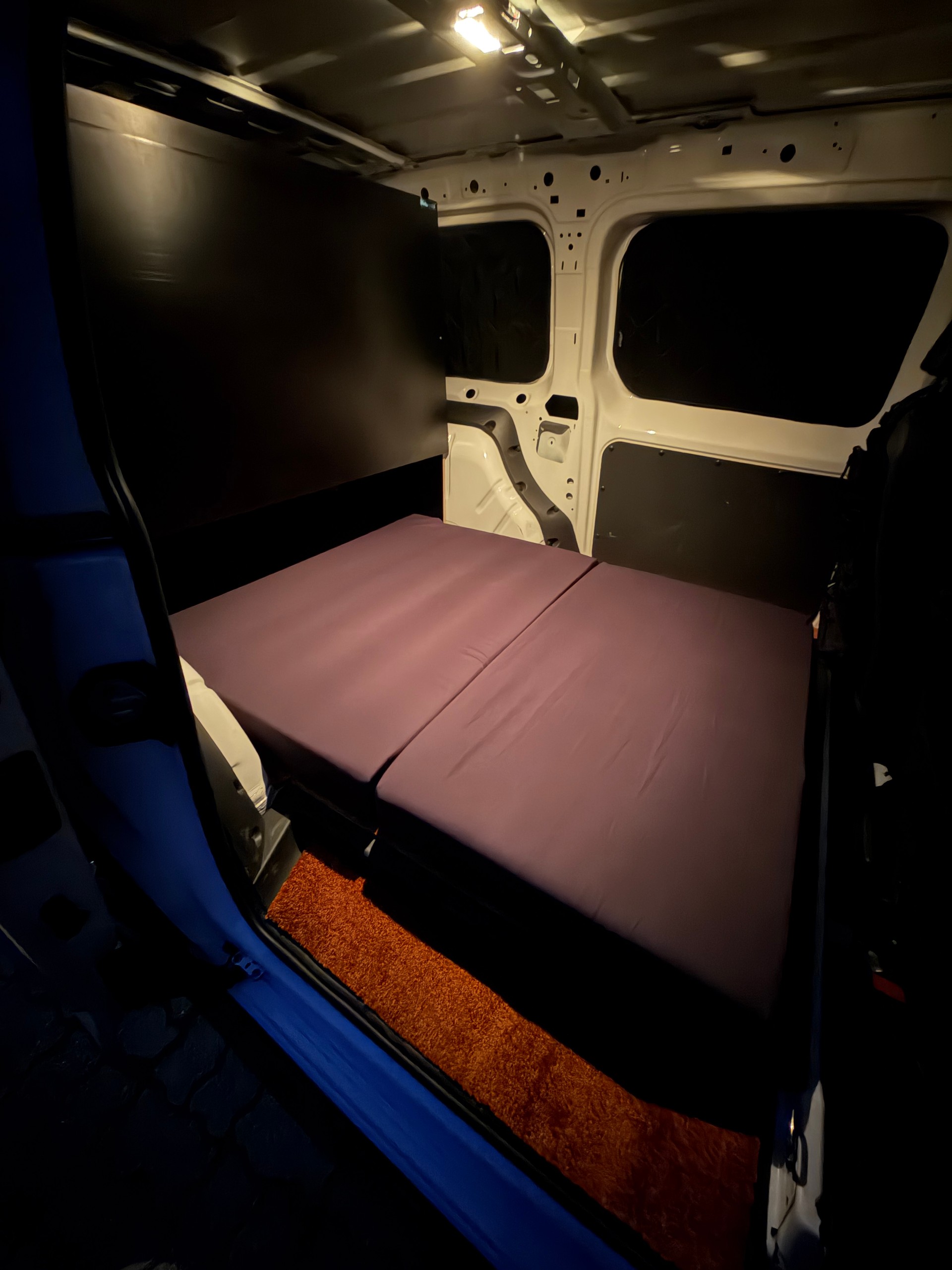 VW 2.0 TDI 4motion Micro Camper-image-13