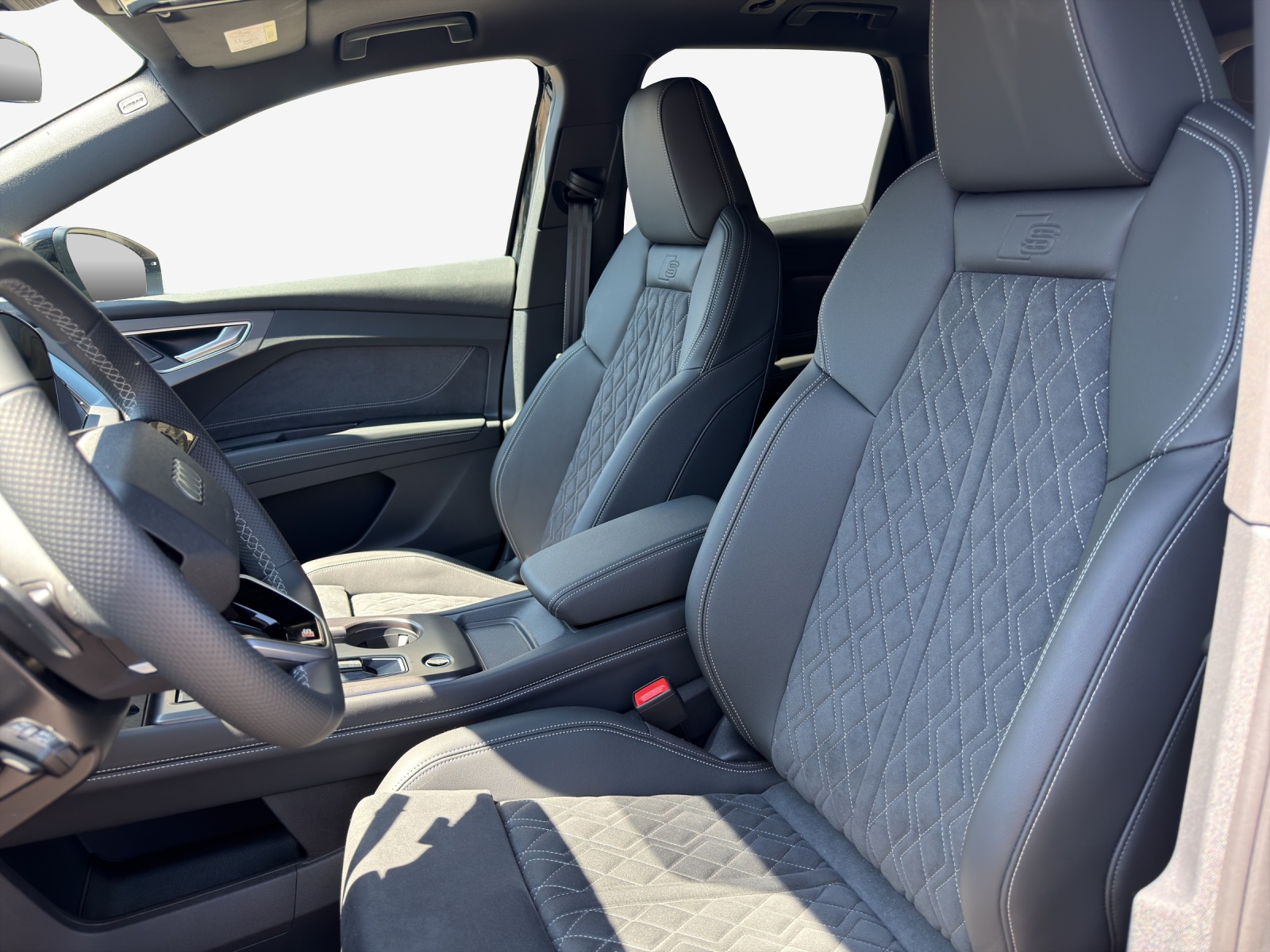 AUDI Q4 e-tron SUV quattro performance-image-7
