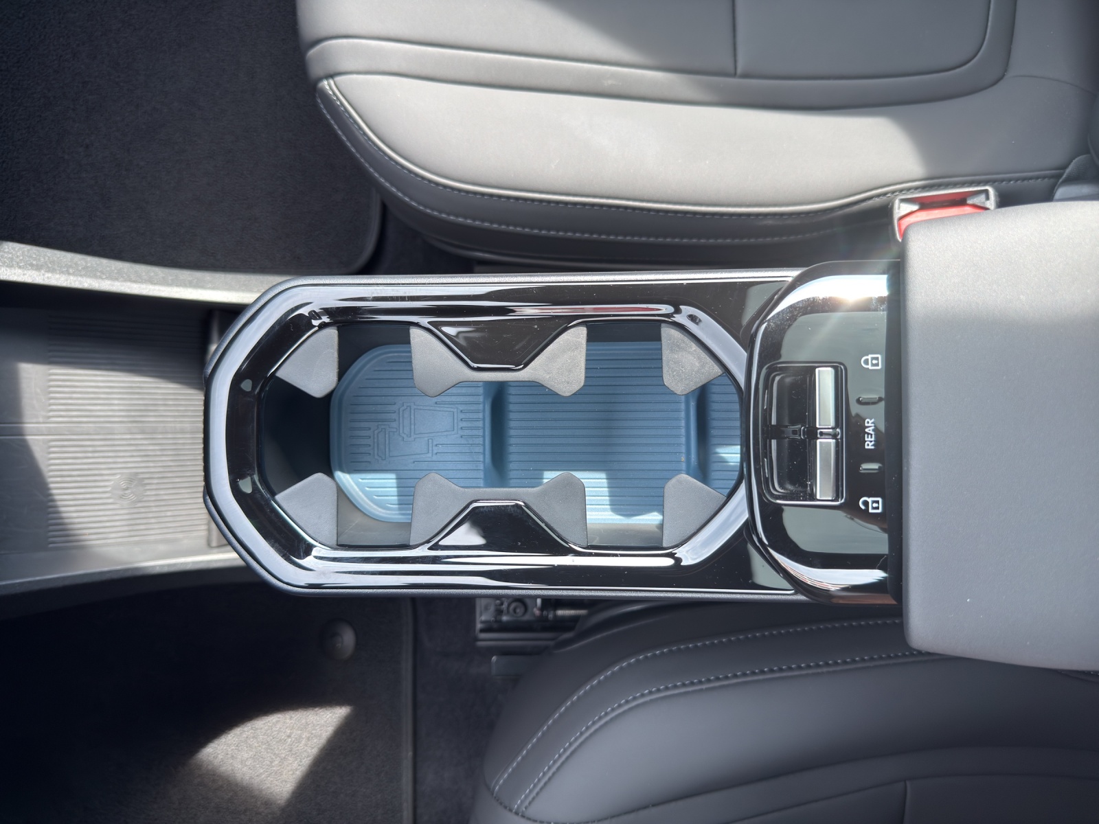 VOLVO EX30 E60 Twin Ultra Performance AWD-image-18