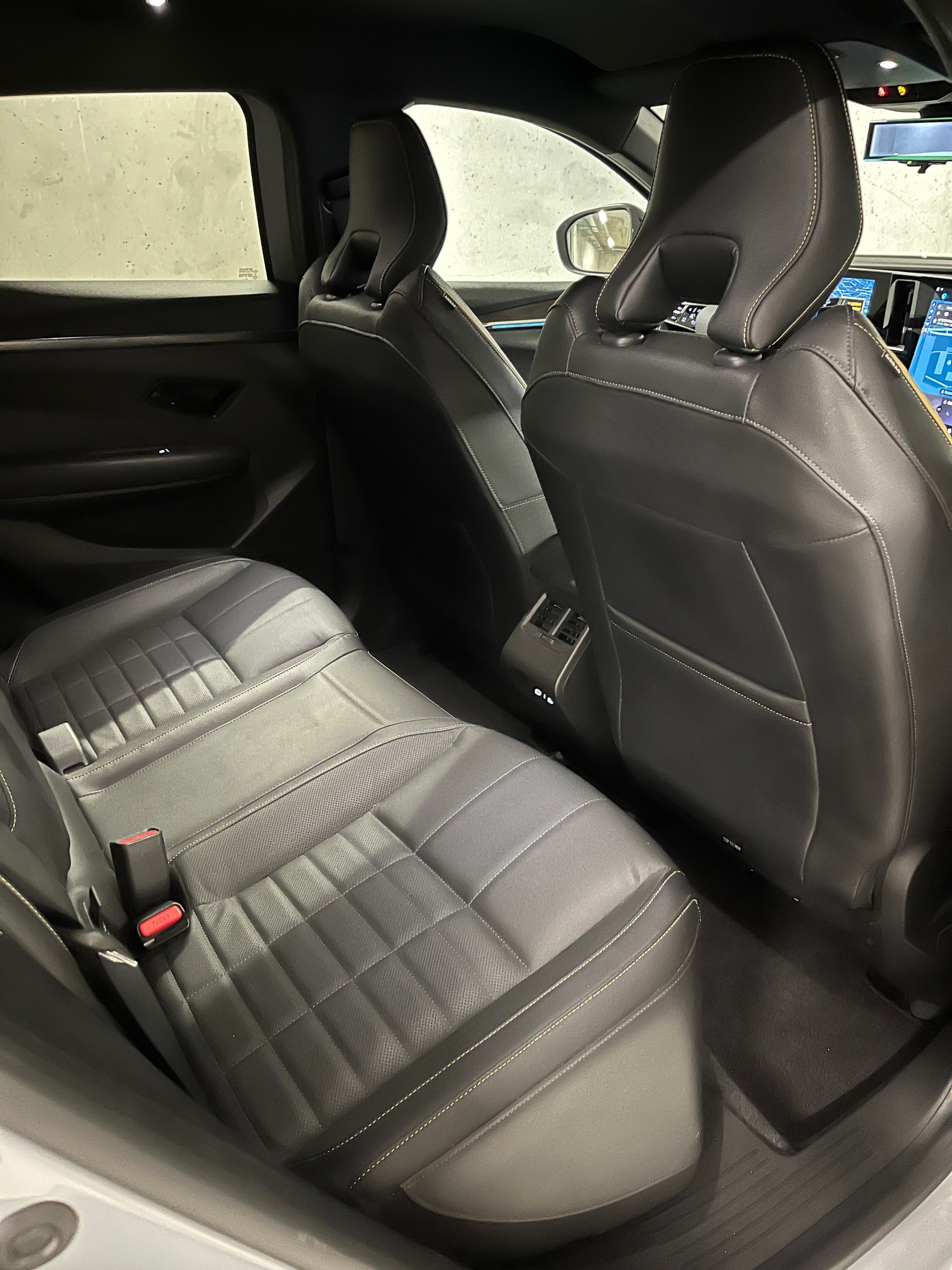 RENAULT Mégane E-TECH EV60 Iconic-image-18