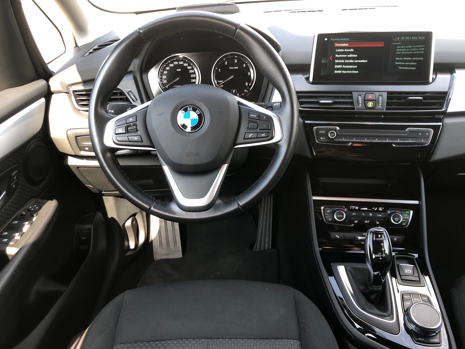 BMW 218d xDrive Active Tourer Steptronic-image-9