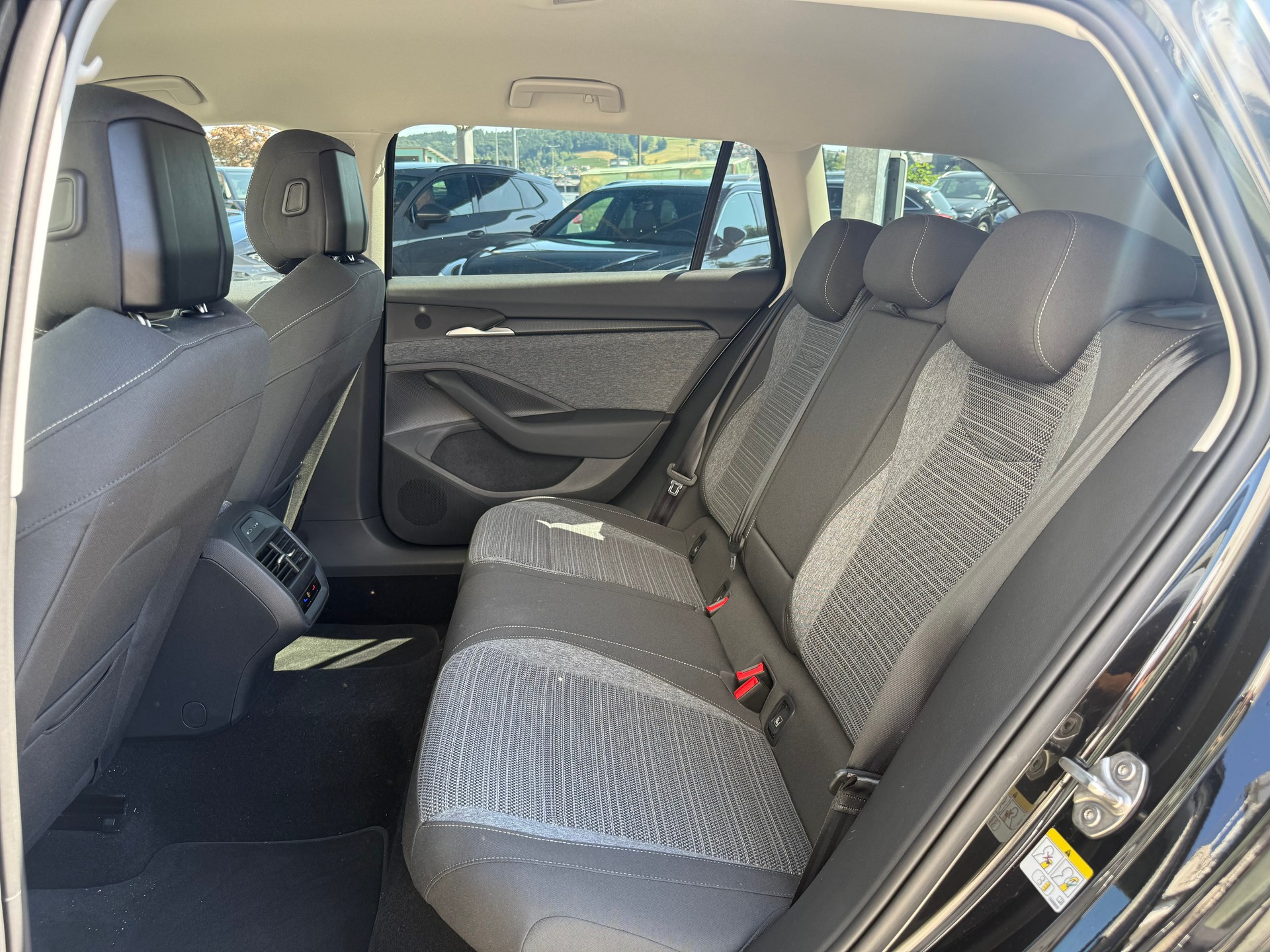 SKODA Superb Combi 2.0 TSI Selection 4x4 DSG-image-10