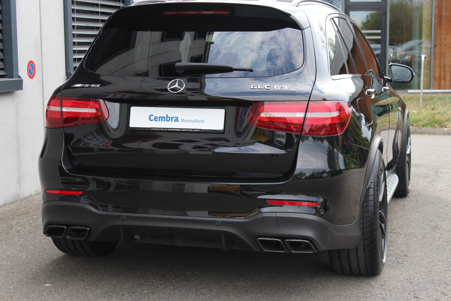 MERCEDES-BENZ GLC 63 S AMG 4Matic+ 9G-Tronic-image-3