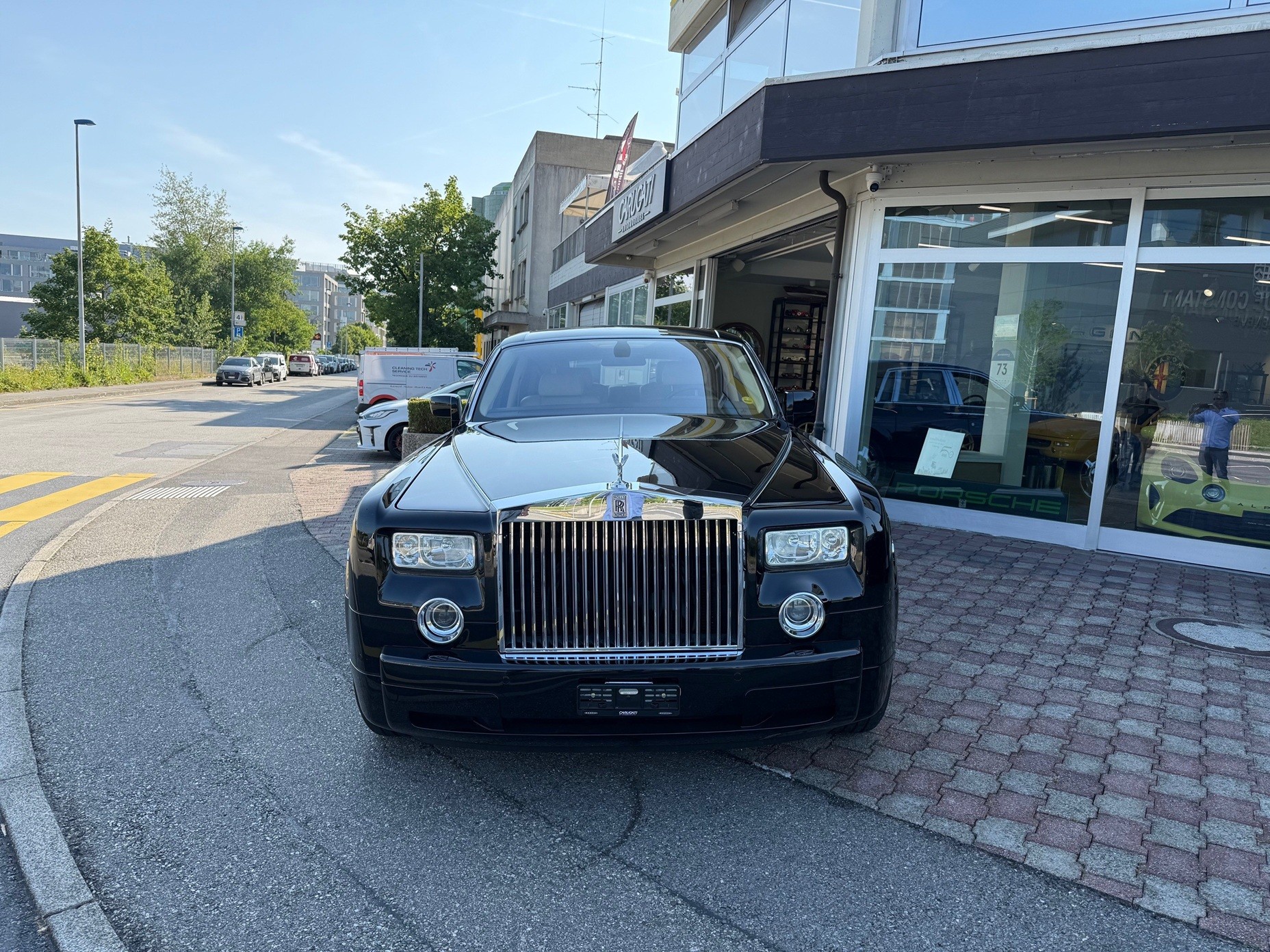ROLLS-ROYCE Phantom 6.7 V12-showroom-element-2