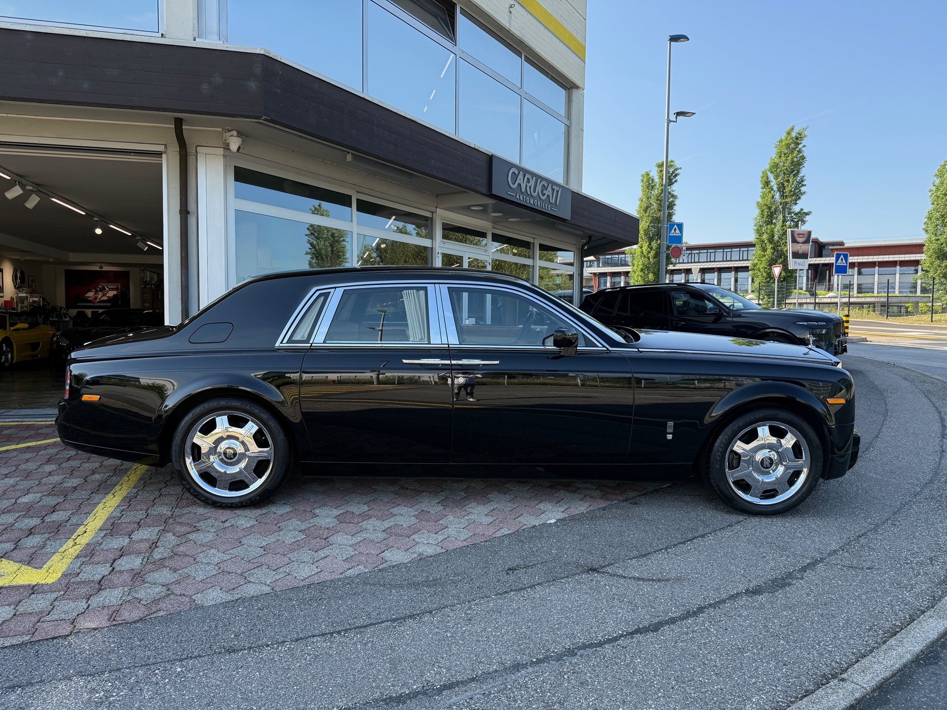 ROLLS-ROYCE Phantom 6.7 V12-showroom-element-3
