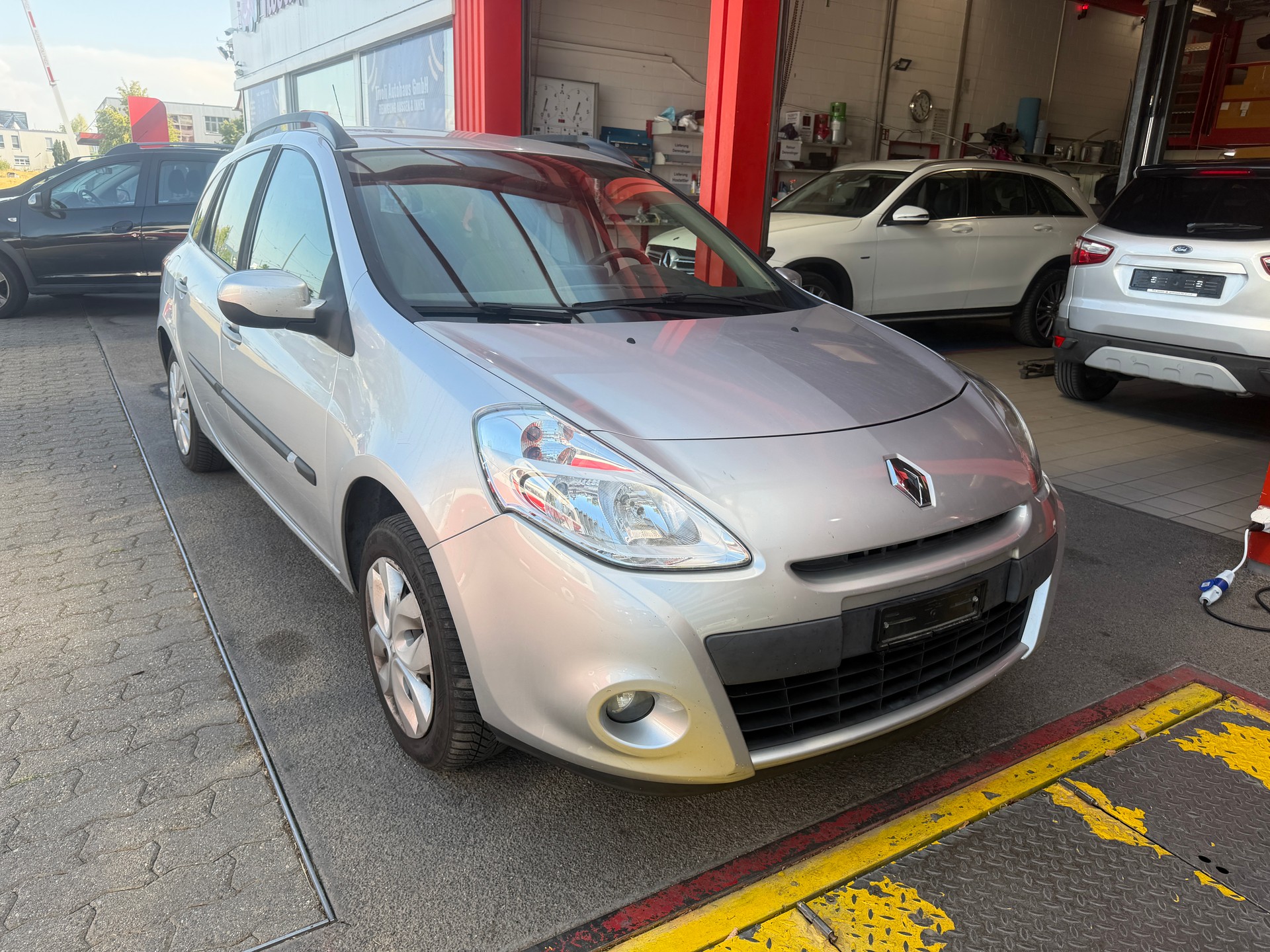 RENAULT Clio Grandtour 1.2 16V Expression-showroom-element-1