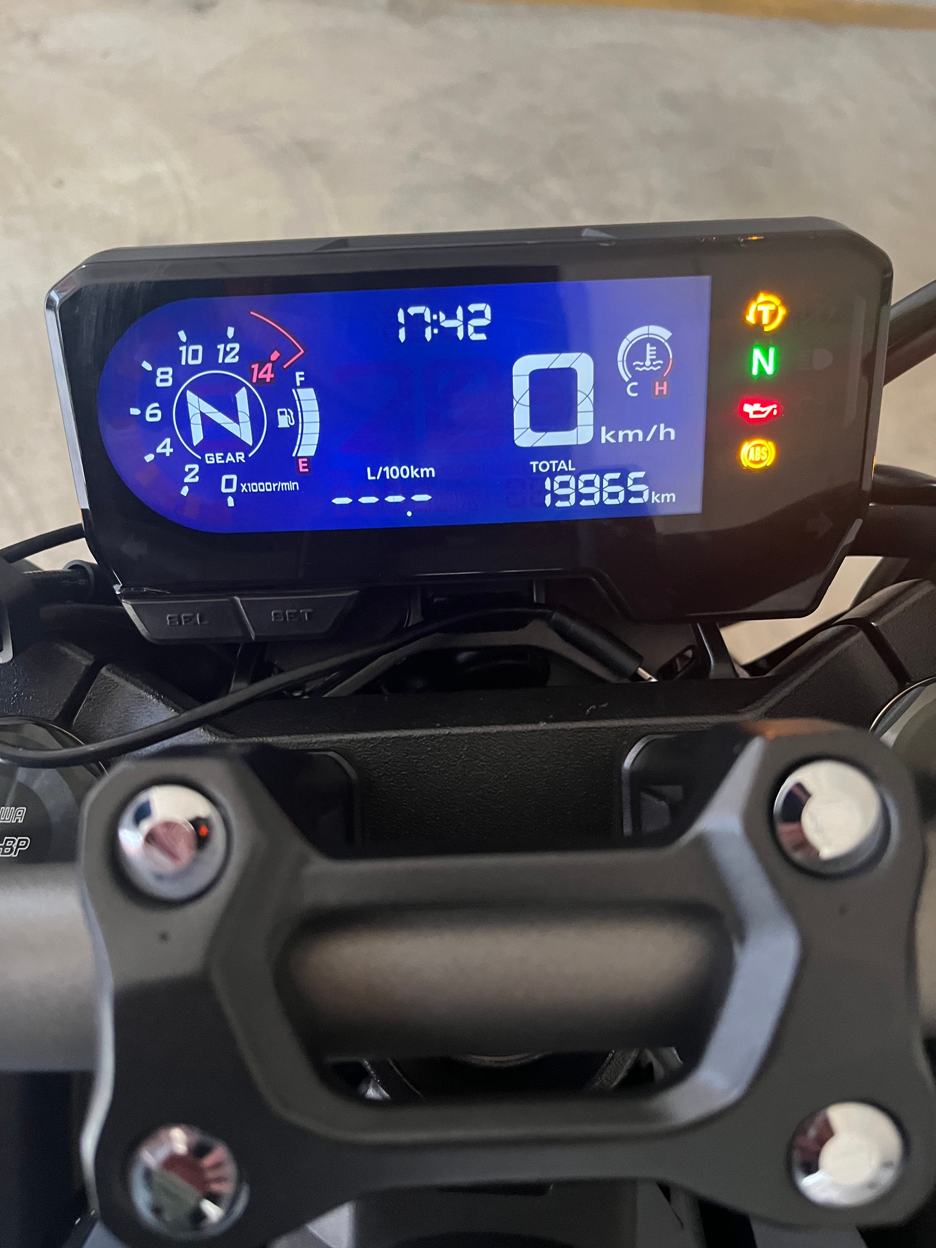 HONDA CB 650 R-image-5