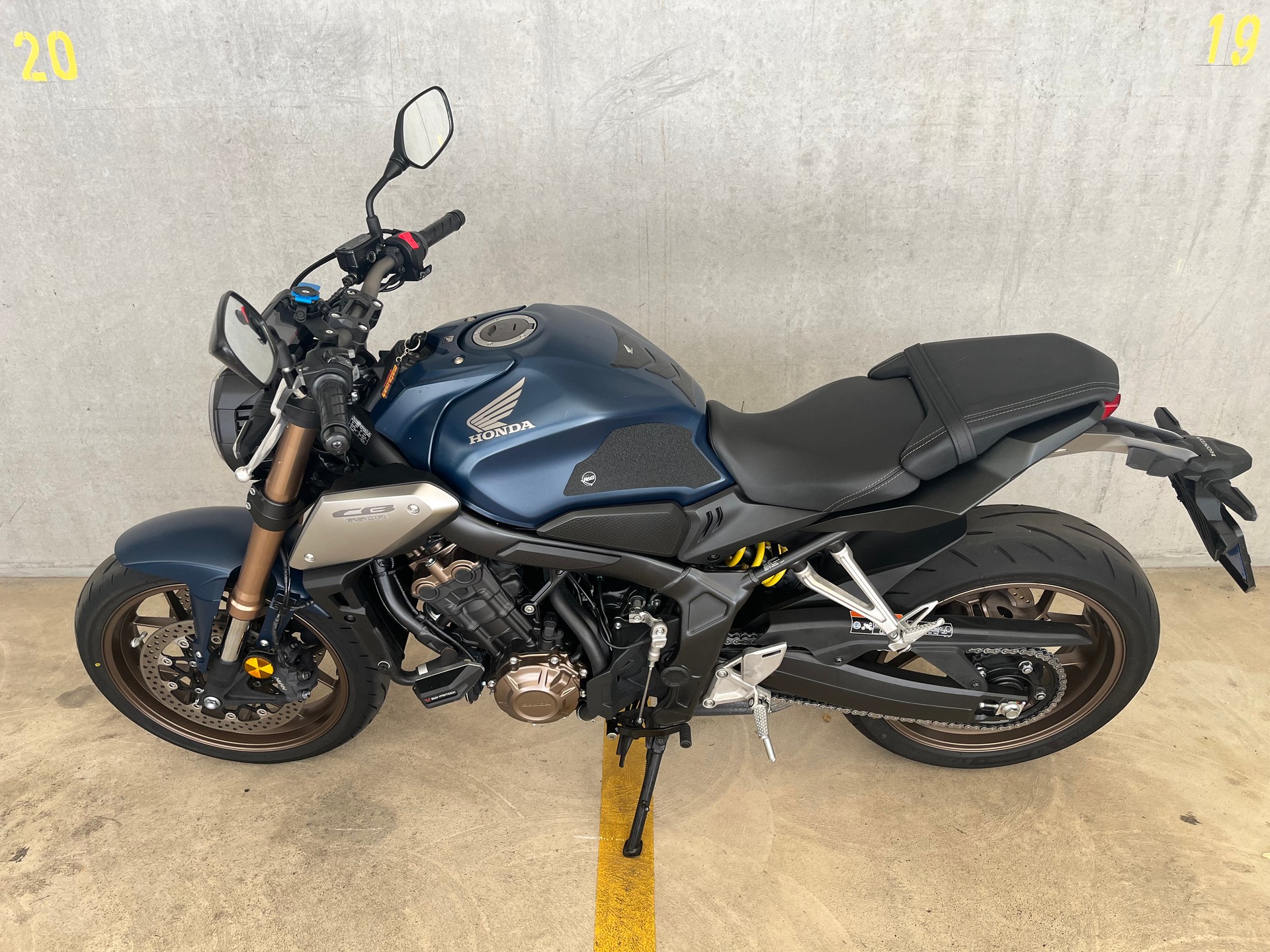 HONDA CB 650 R-image-1