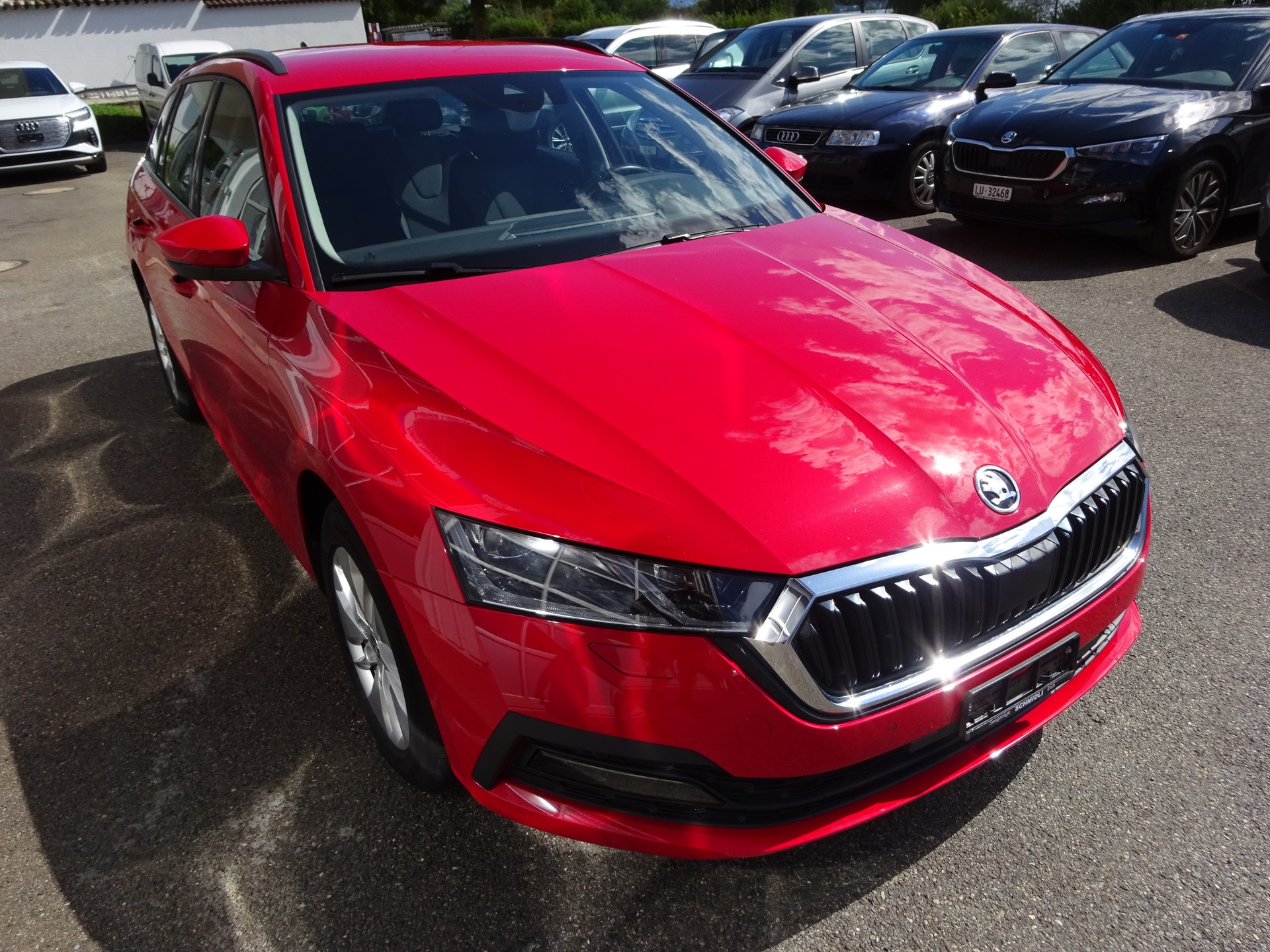 SKODA Octavia Combi 2.0 TDI DSG Ambition 4x4-showroom-element-3