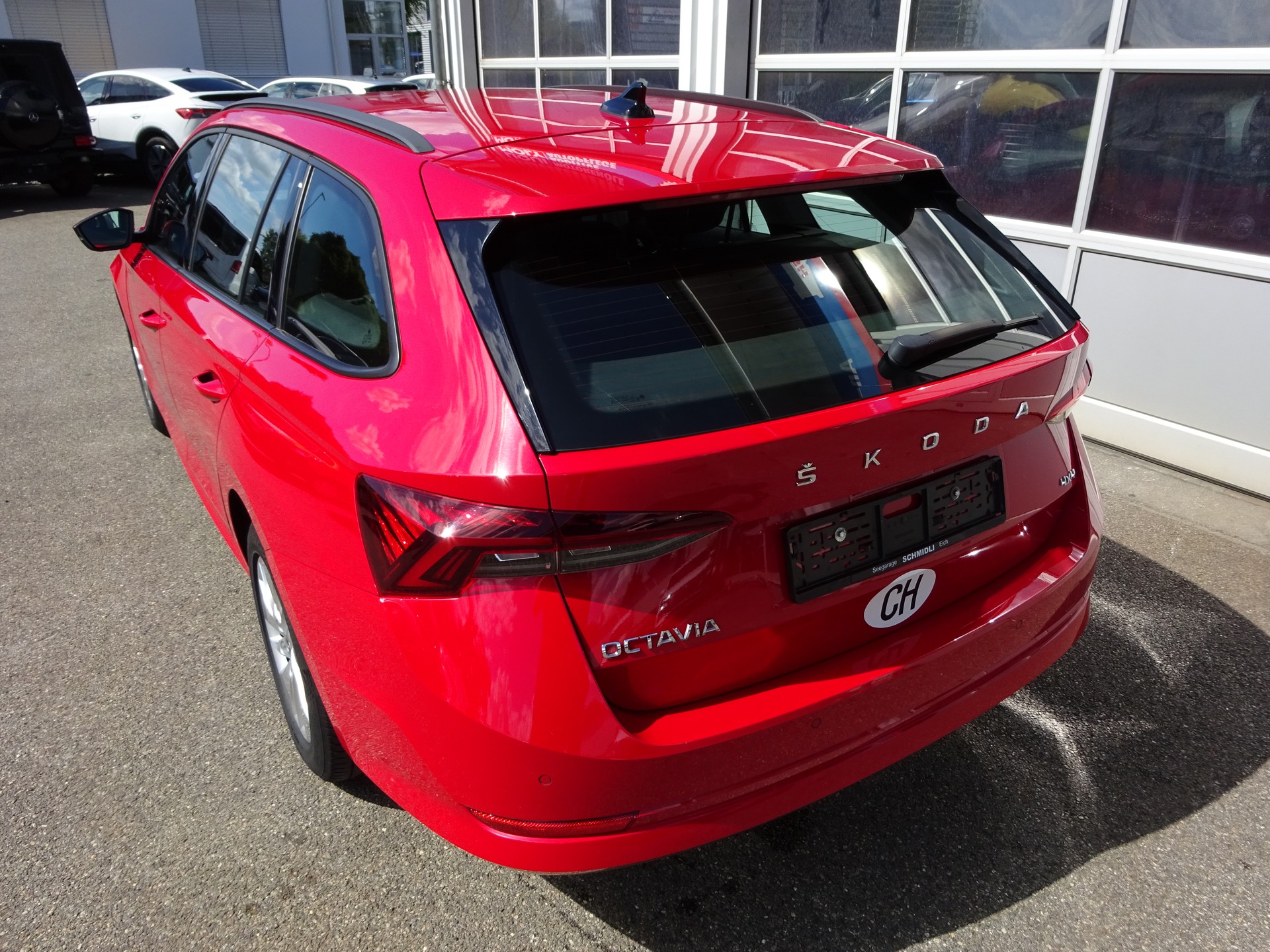 SKODA Octavia Combi 2.0 TDI DSG Ambition 4x4-showroom-element-1