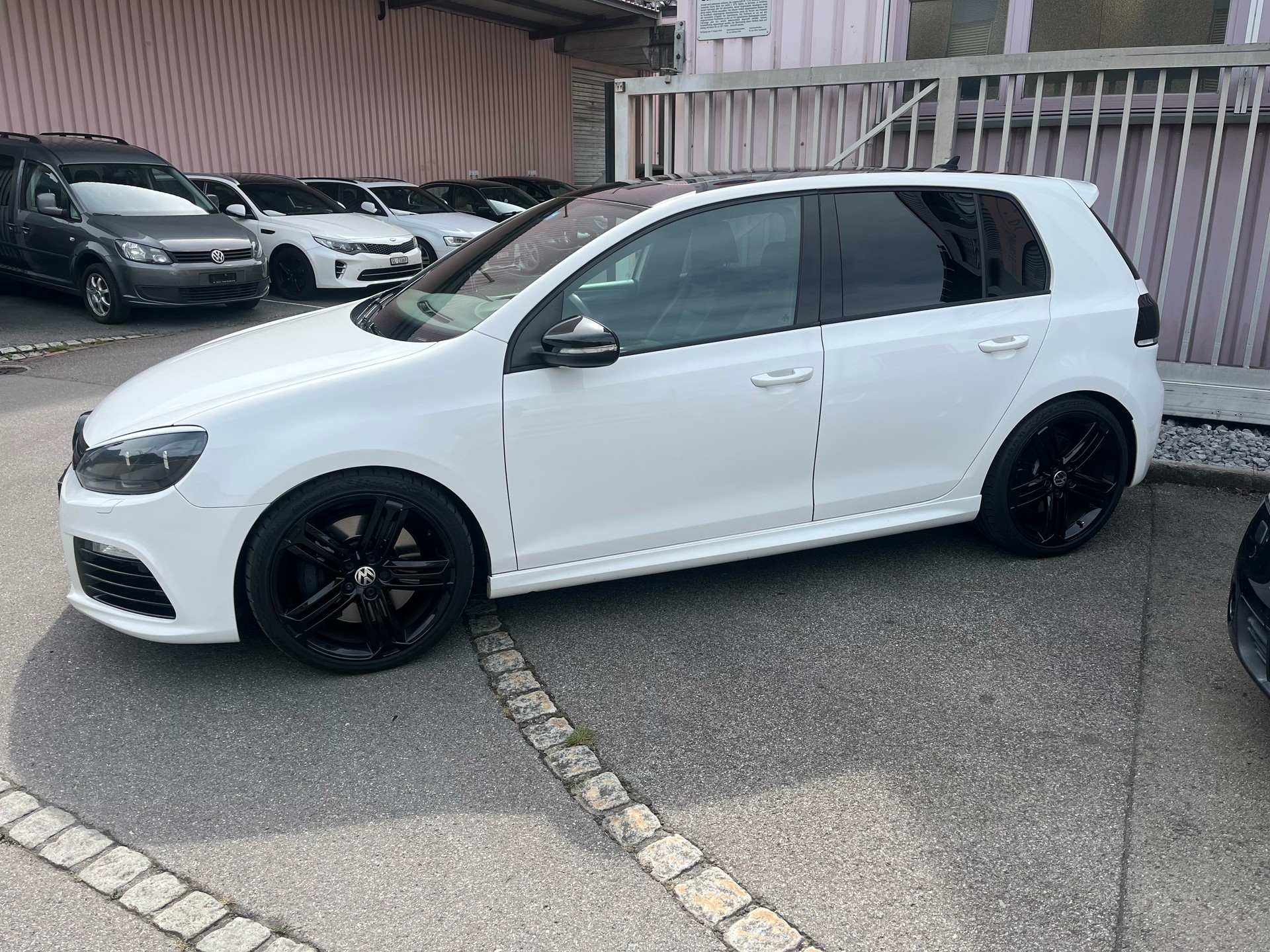 VW Golf 2.0 TSI R 4Motion DSG-image-4