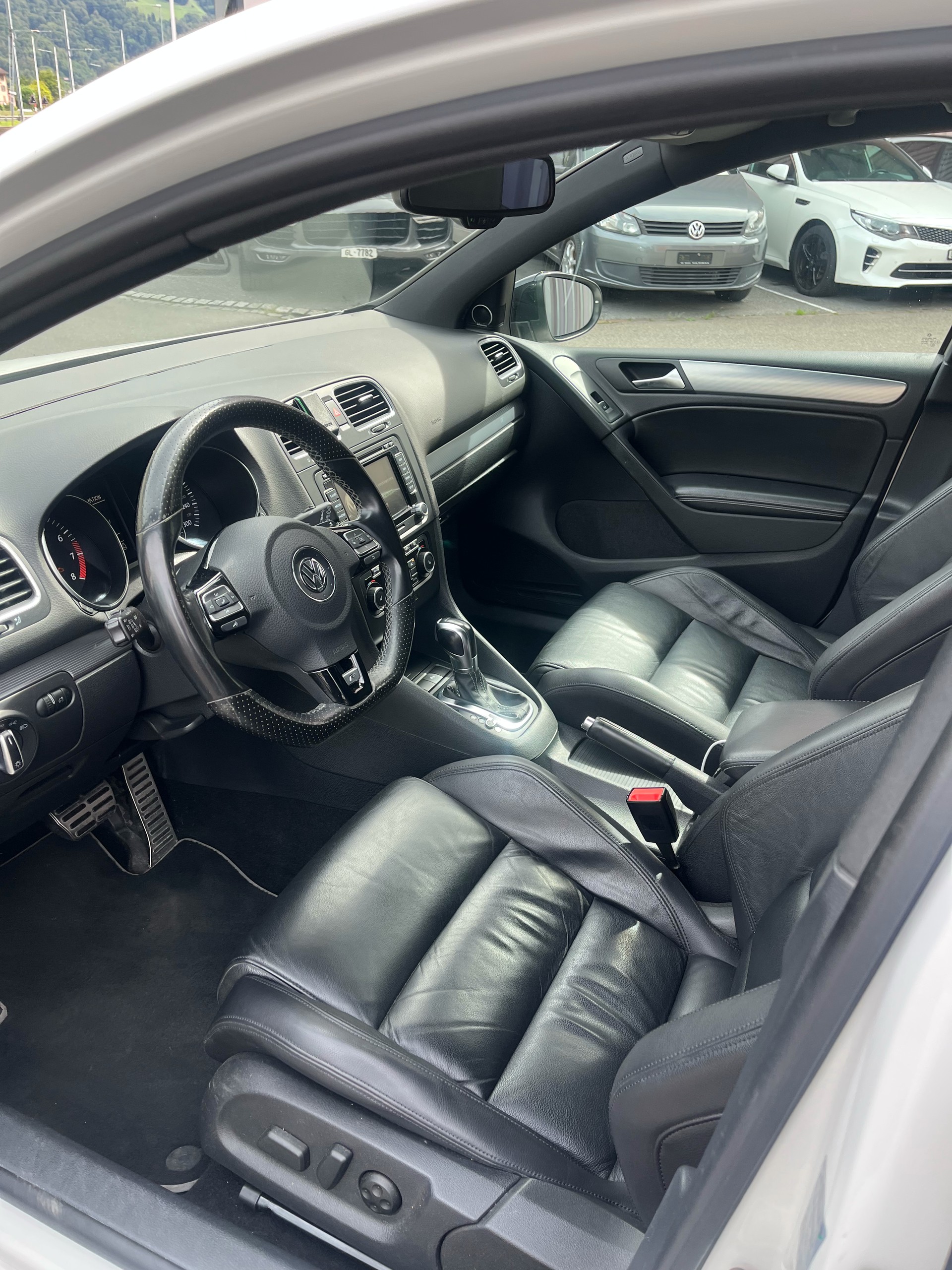 VW Golf 2.0 TSI R 4Motion DSG-image-7