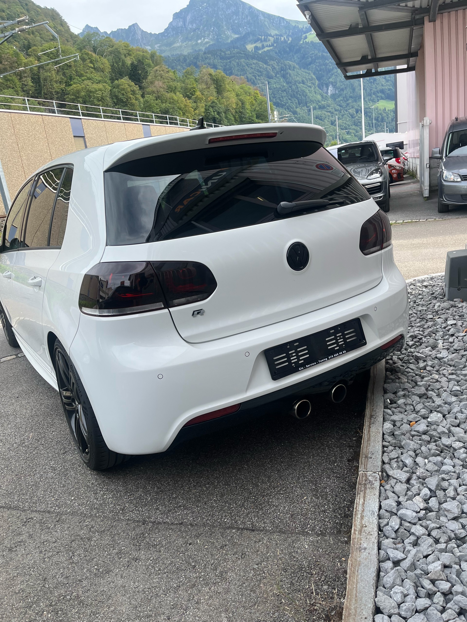 VW Golf 2.0 TSI R 4Motion DSG-image-5