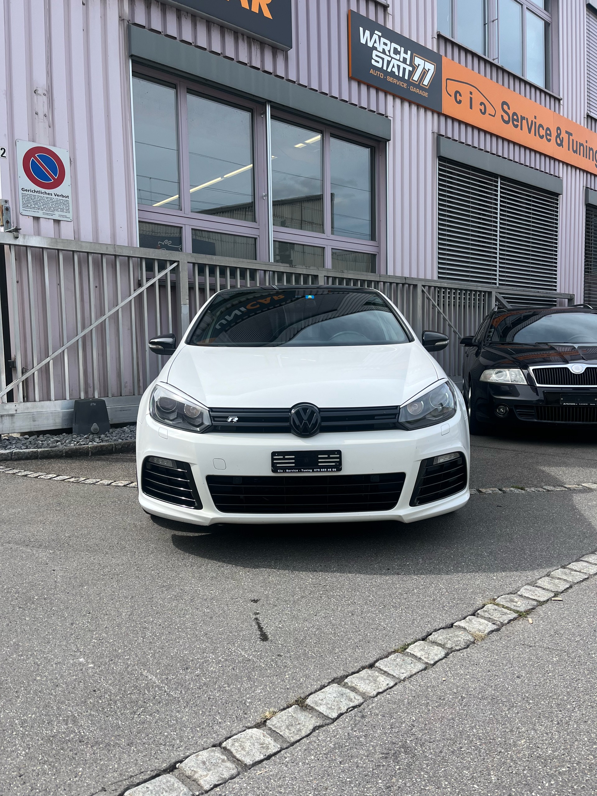 VW Golf 2.0 TSI R 4Motion DSG-showroom-element-1