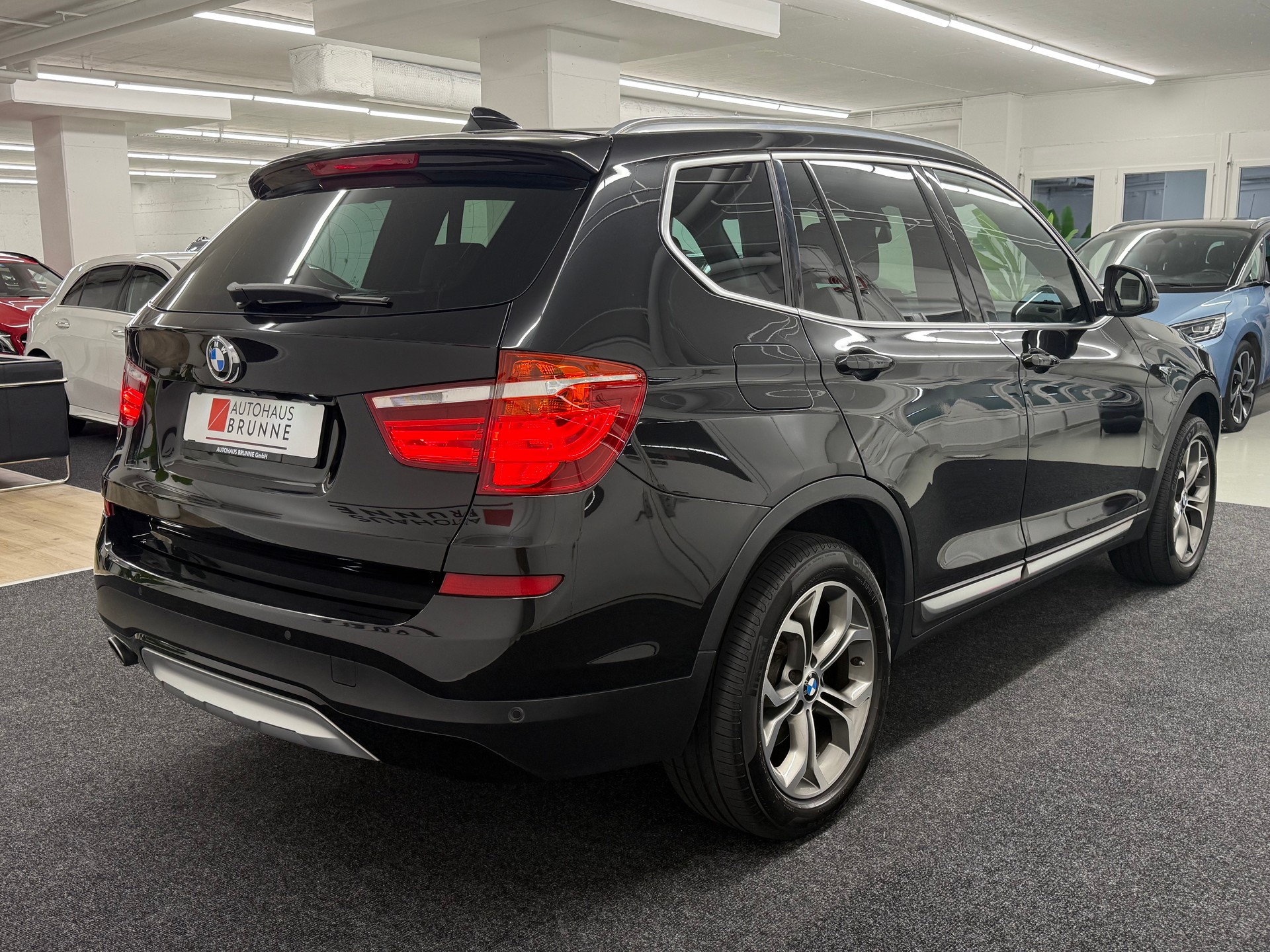 BMW X3 xDrive 20d xLine Steptronic-showroom-element-3