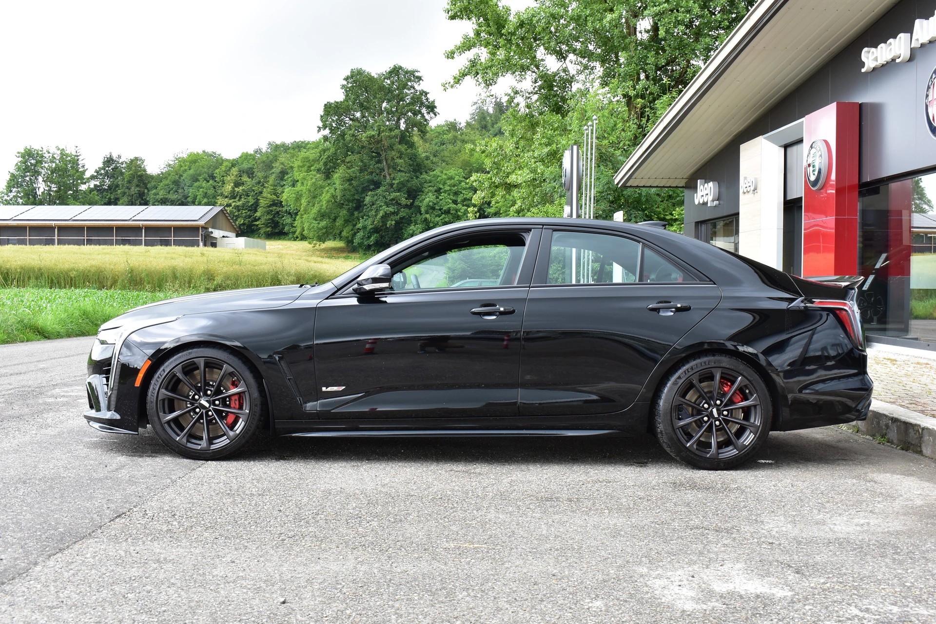 CADILLAC CT4 Blackwing-image-3