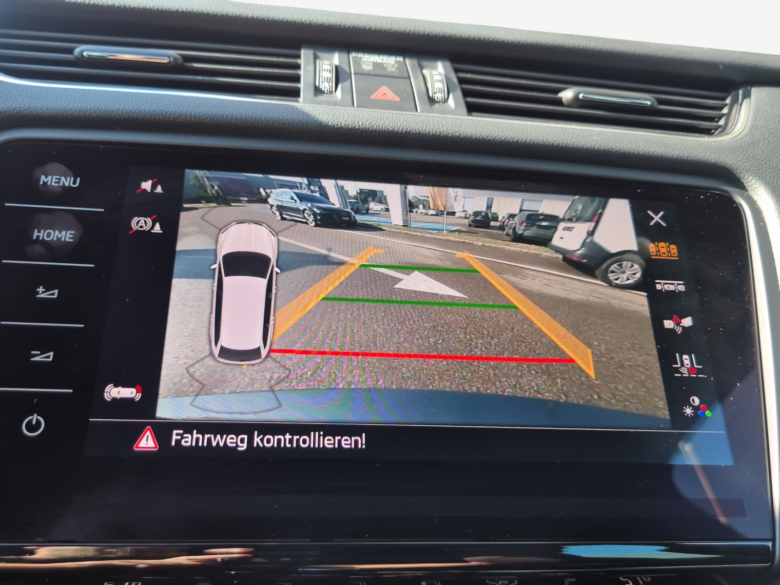 SKODA Octavia Combi 2.0 TSI RS DSG-image-15