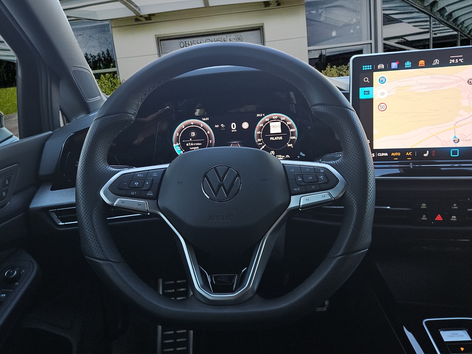 VW Golf 1.5 e TSI mHEV R-Line DSG-image-12