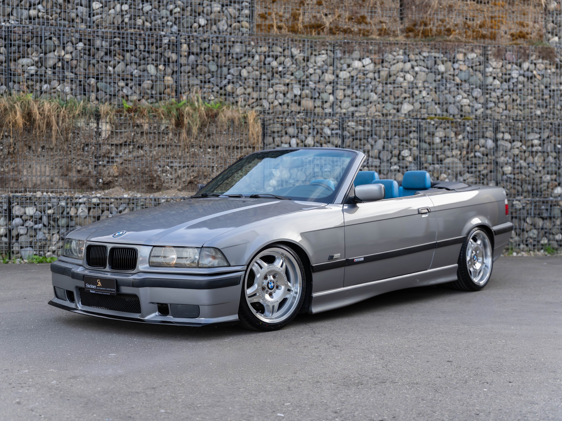BMW 318i Cabrio INDIVIDUAL M-Paket