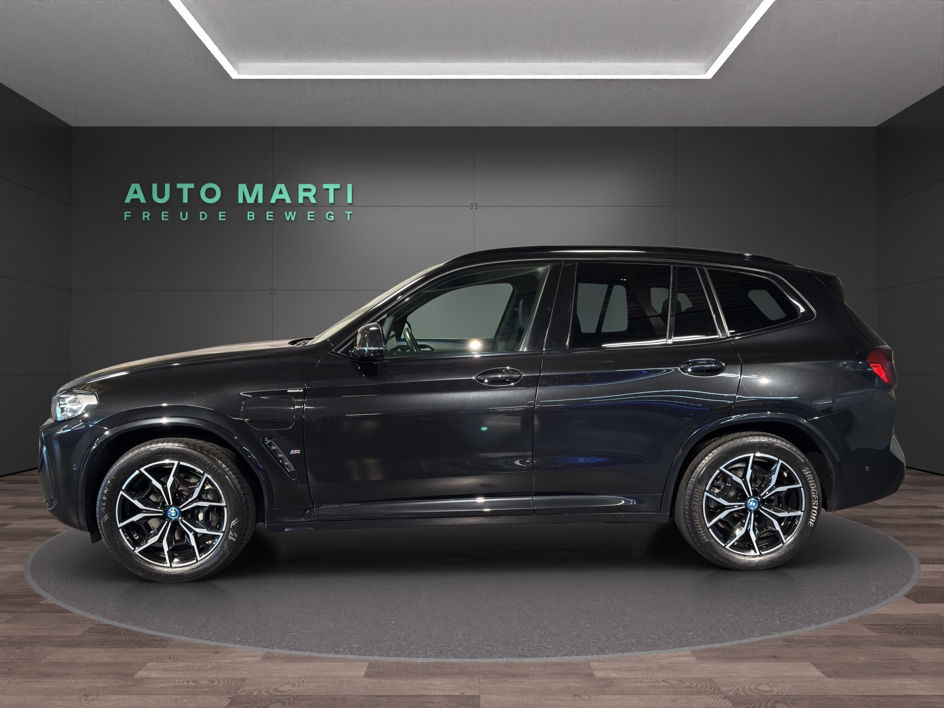 BMW X3 30e xDrive M Sport-showroom-element-2