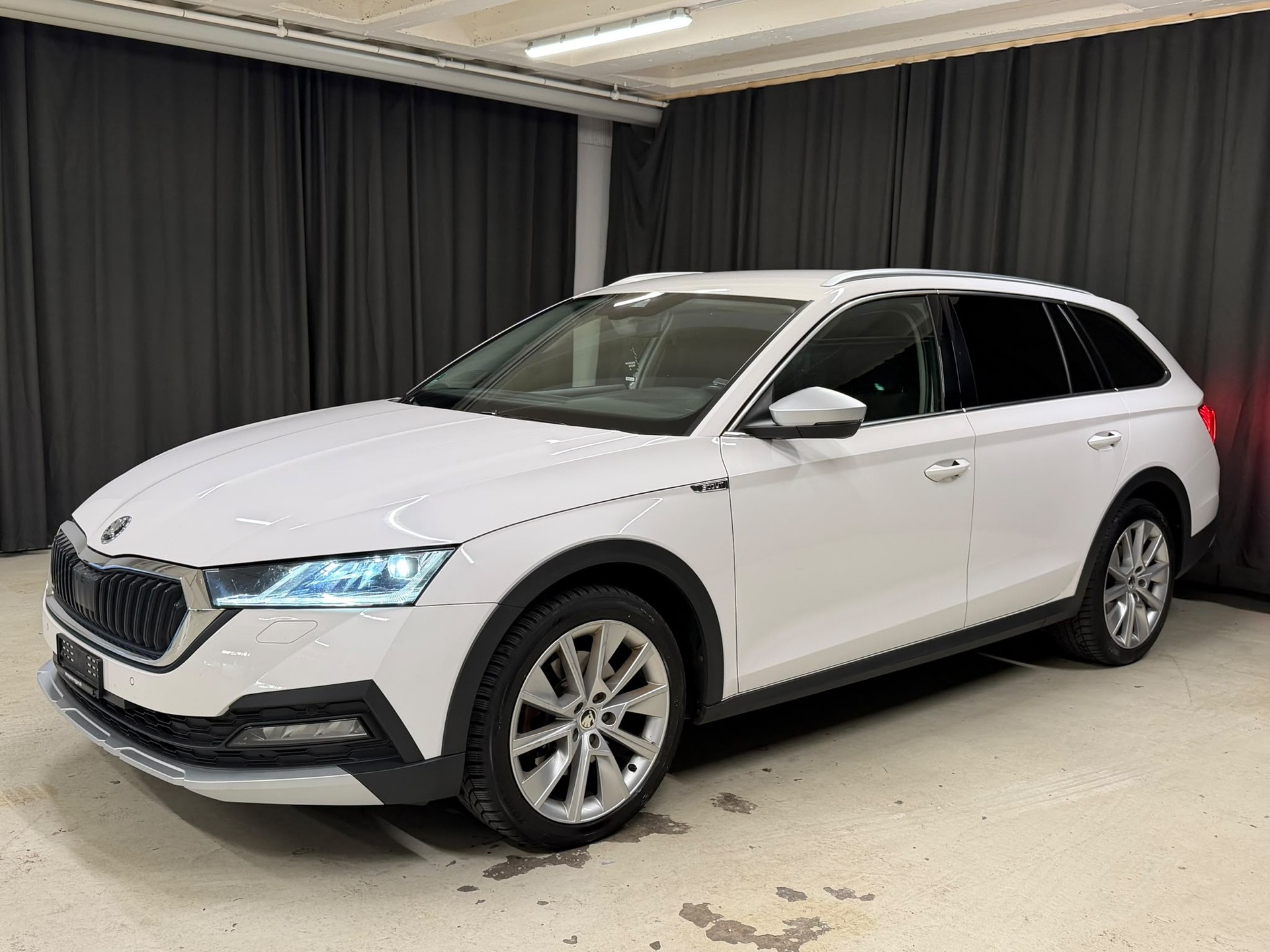 SKODA Octavia Combi 2.0 TDI DSG Scout 4x4