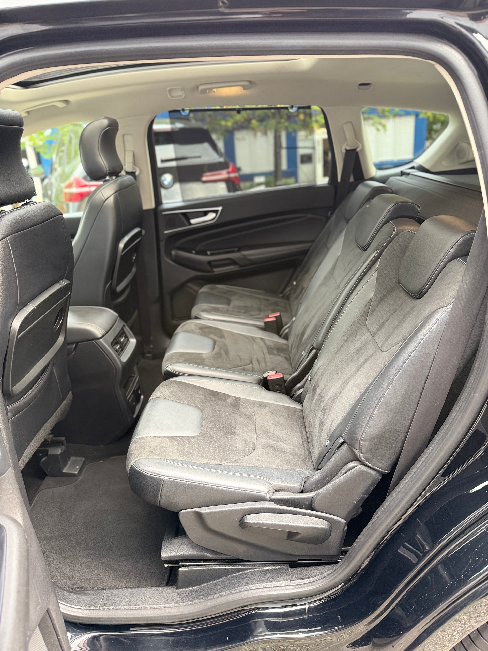 FORD S-Max 2.0 TDCi Trend AWD PoweShift * 7 Plätzer *-image-8