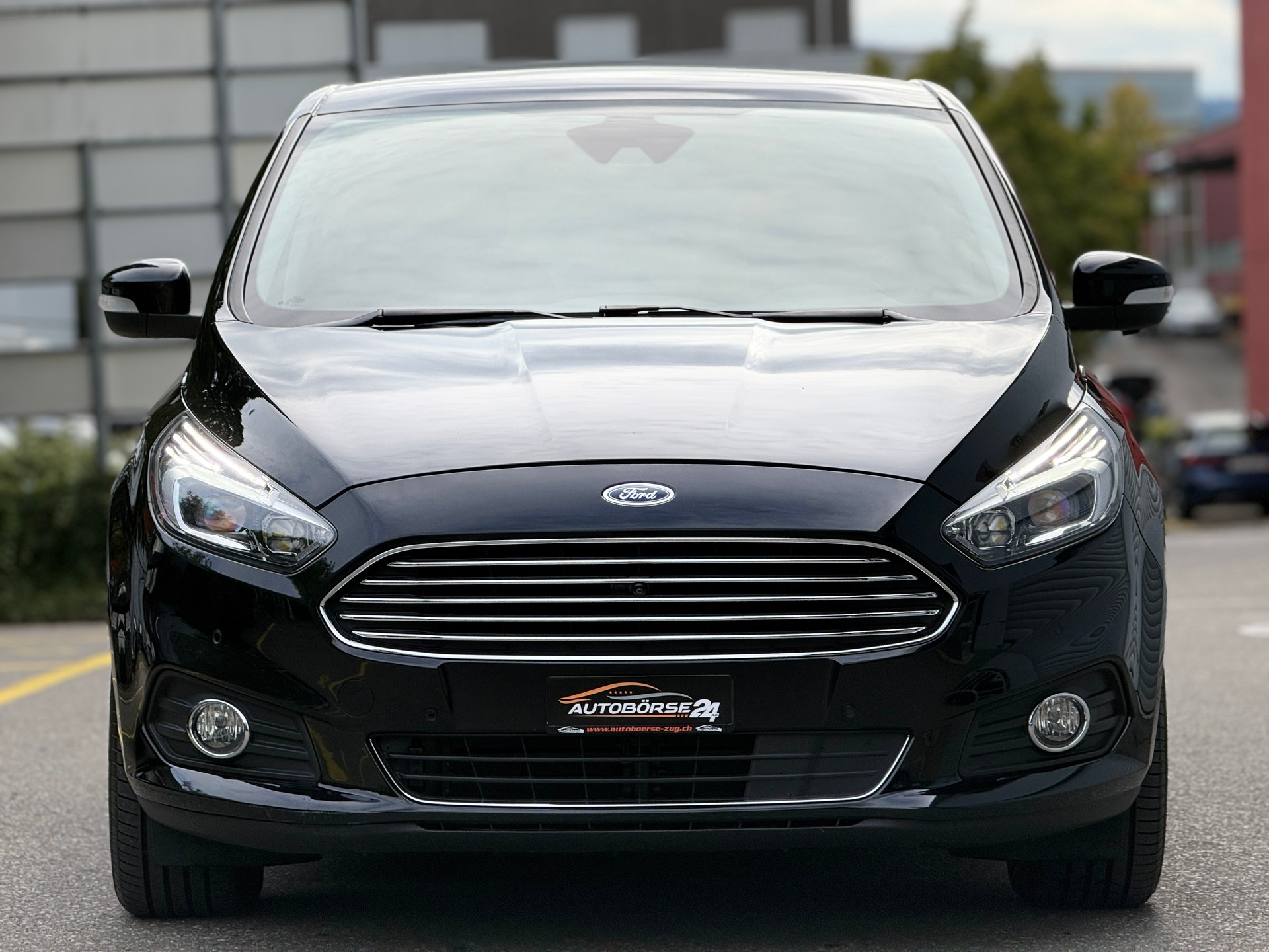 FORD S-Max 2.0 TDCi Trend AWD PoweShift * 7 Plätzer *-showroom-element-2