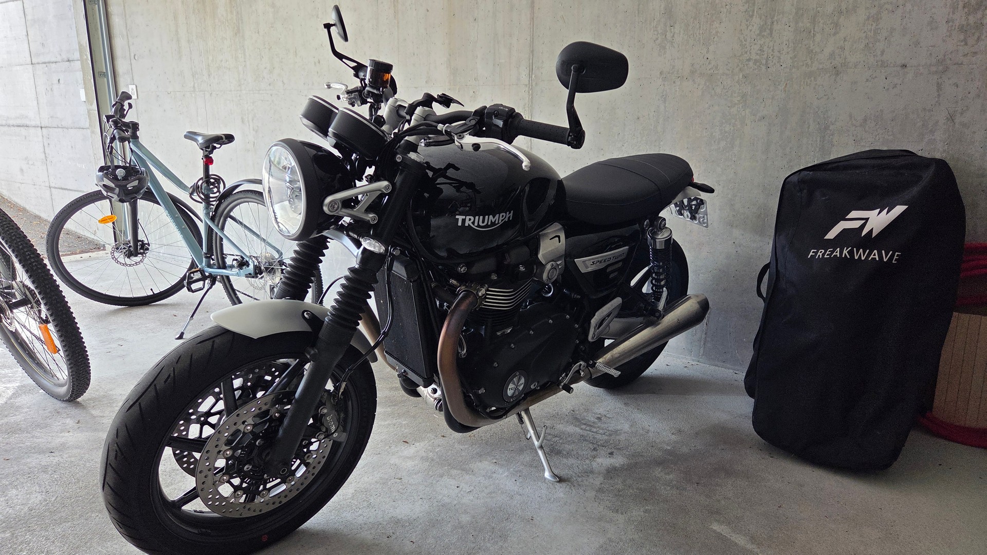 TRIUMPH Speed Twin 1200-image-0
