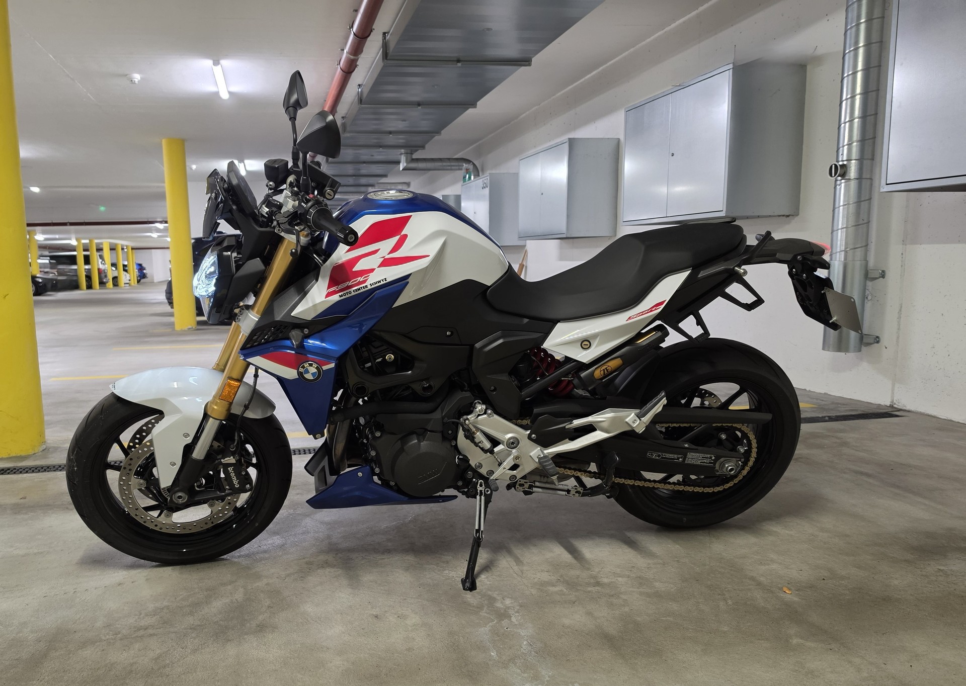 BMW F 900 R A2 (35kW) ABS-image-1