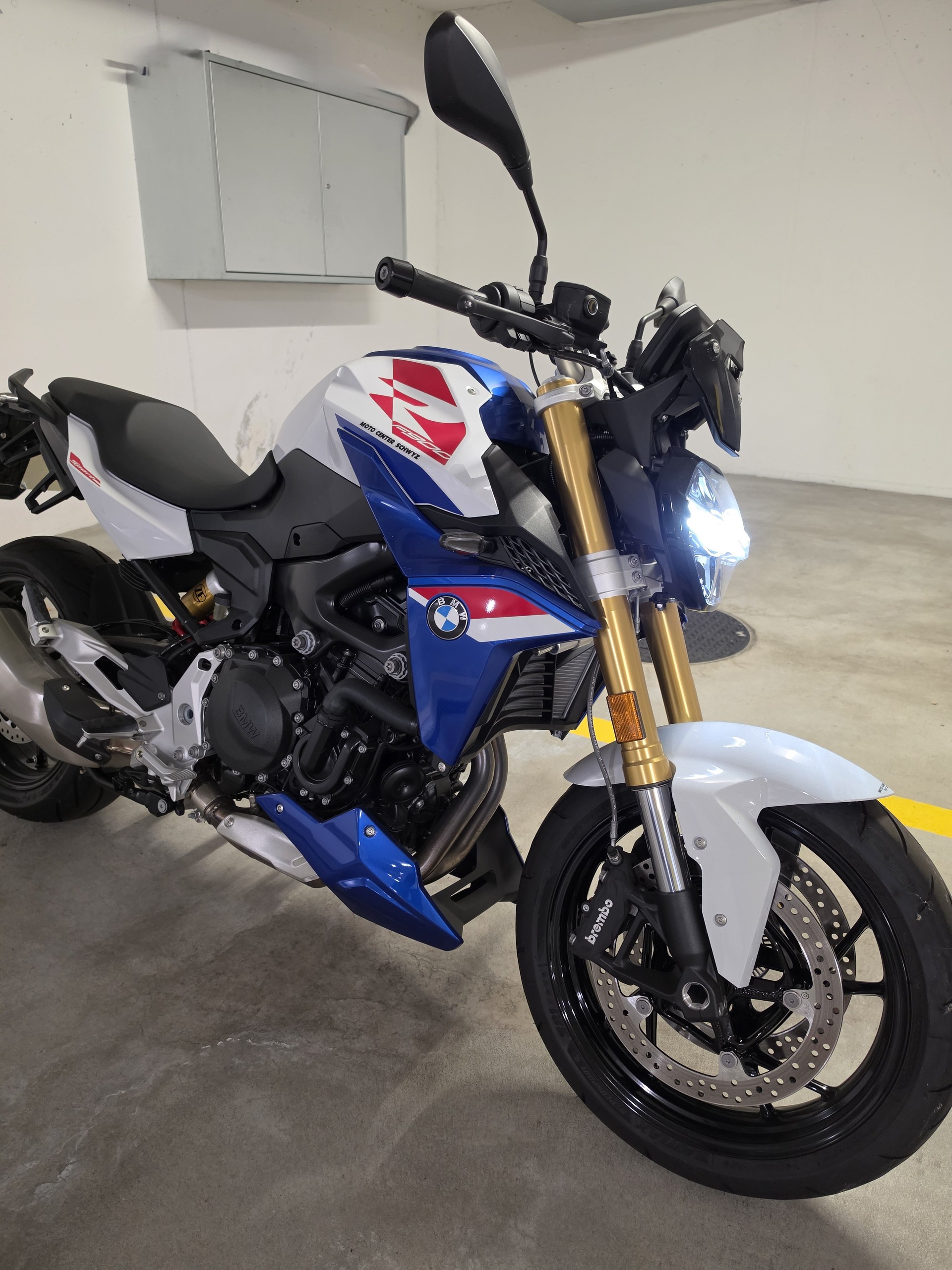 BMW F 900 R A2 (35kW) ABS-image-4