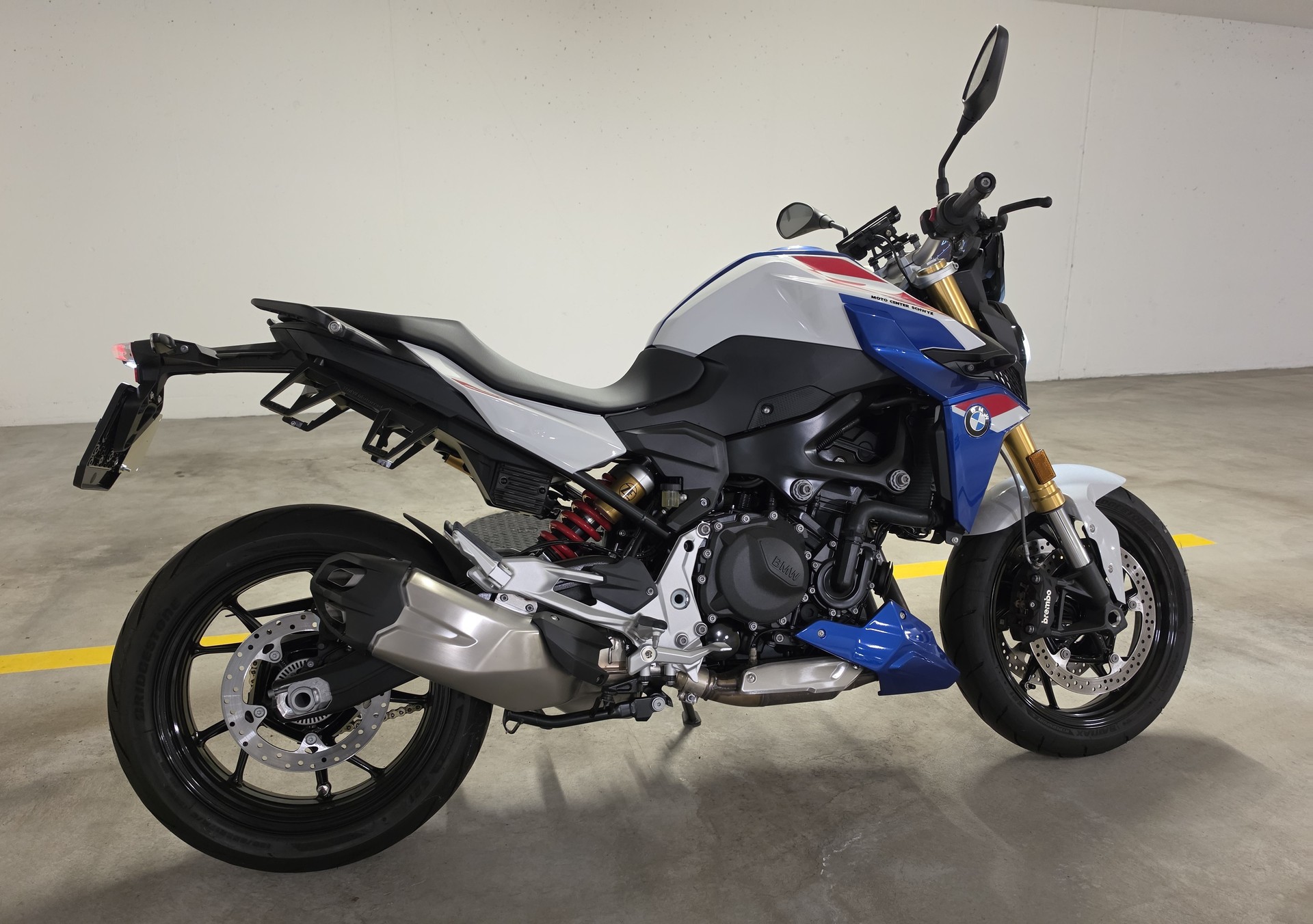 BMW F 900 R A2 (35kW) ABS-image-3