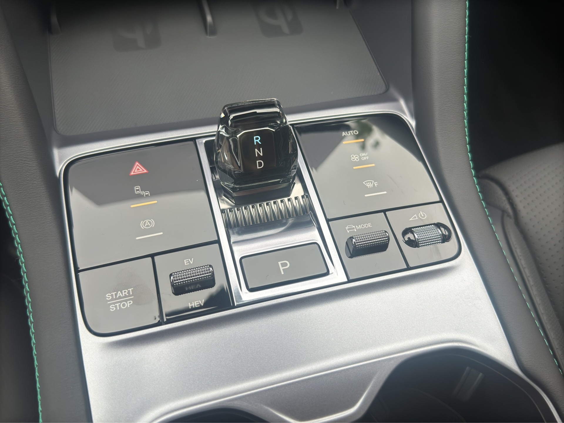BYD Seal U DM-i Design AWD 4x4-image-24