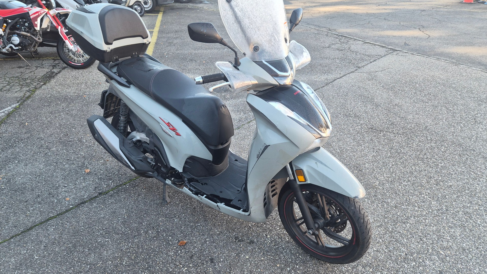 HONDA SH 350-image-9