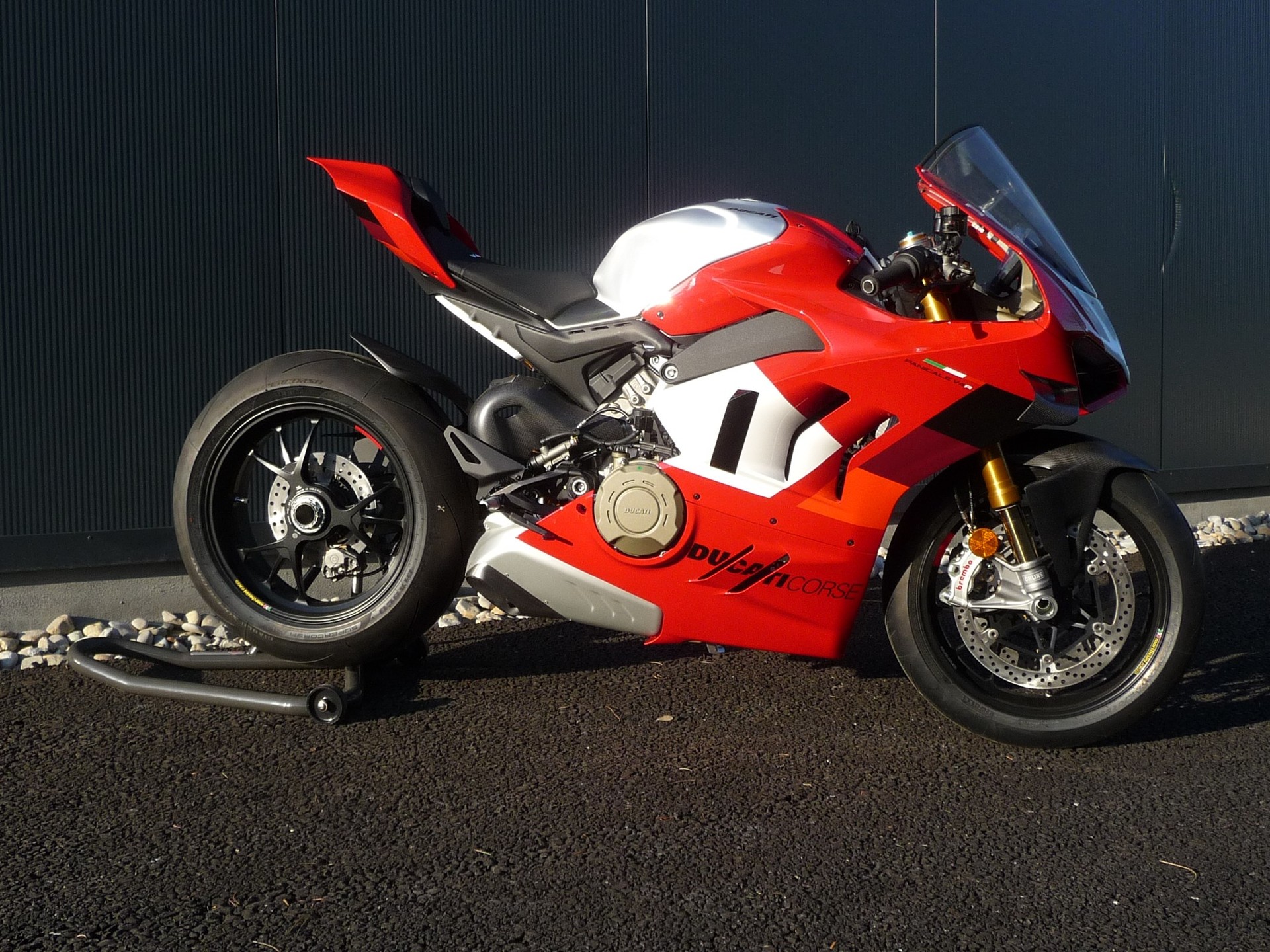 DUCATI PANIGALE V4 R-image-0