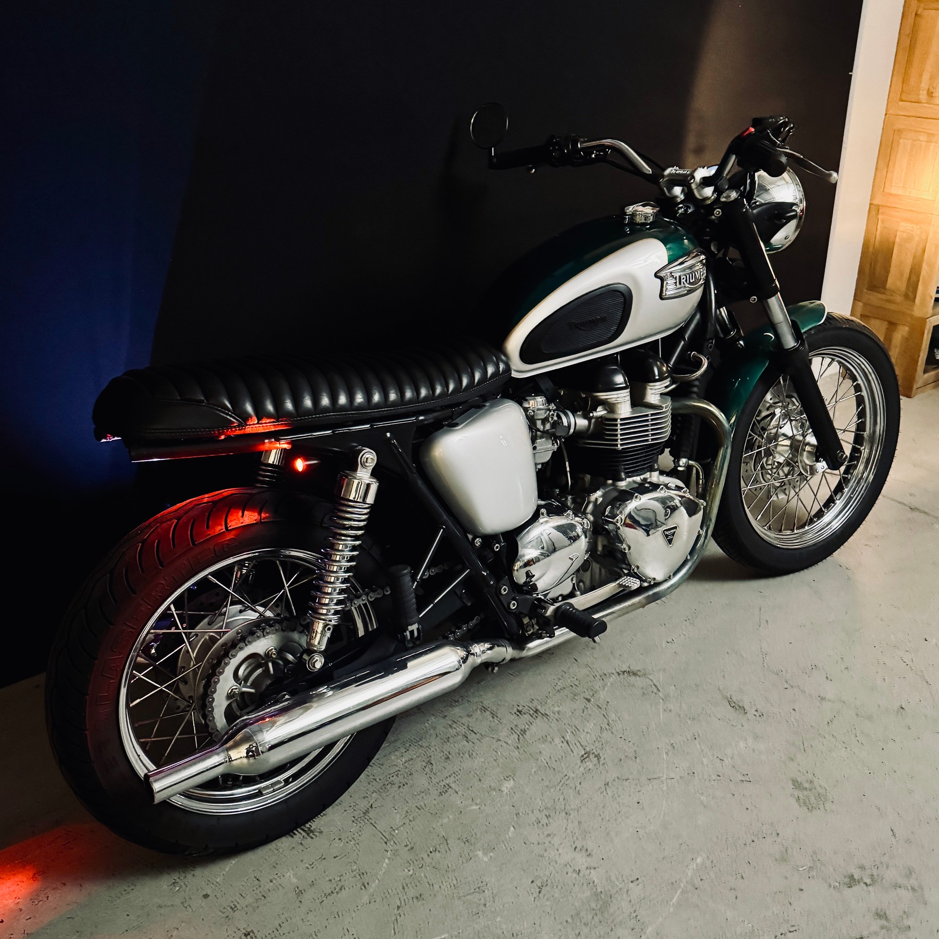 TRIUMPH Bonneville 800-image-5