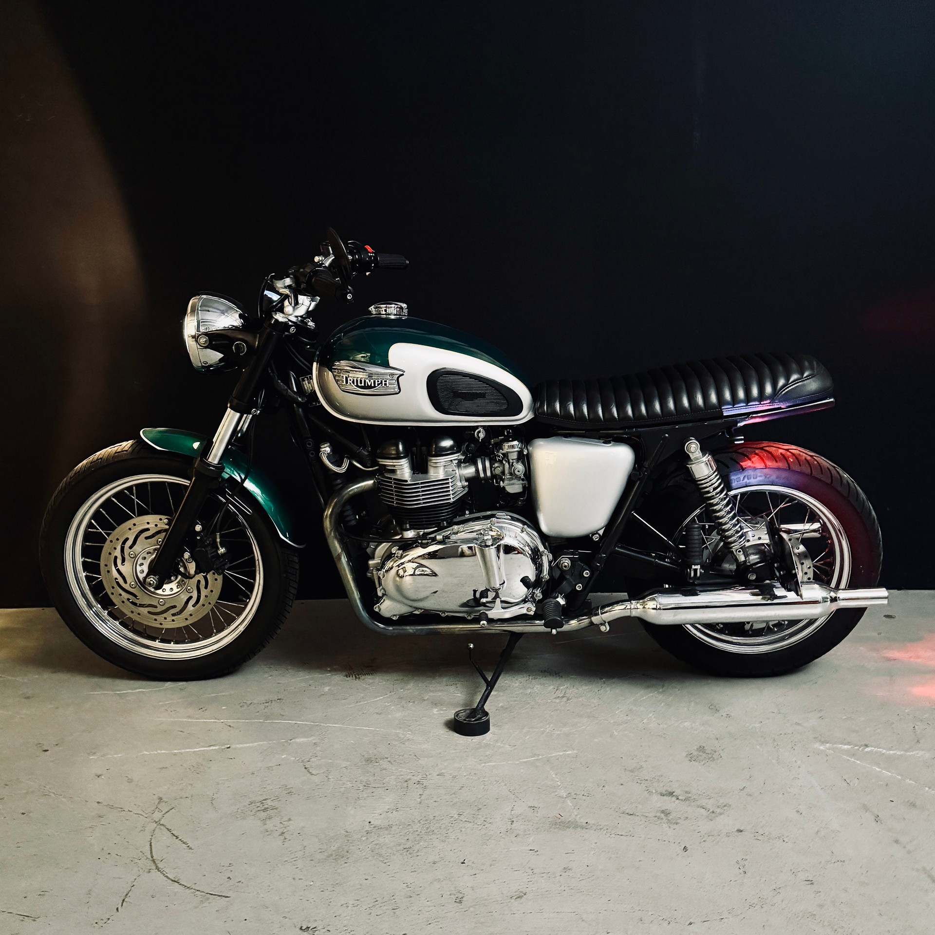 TRIUMPH Bonneville 800-image-3