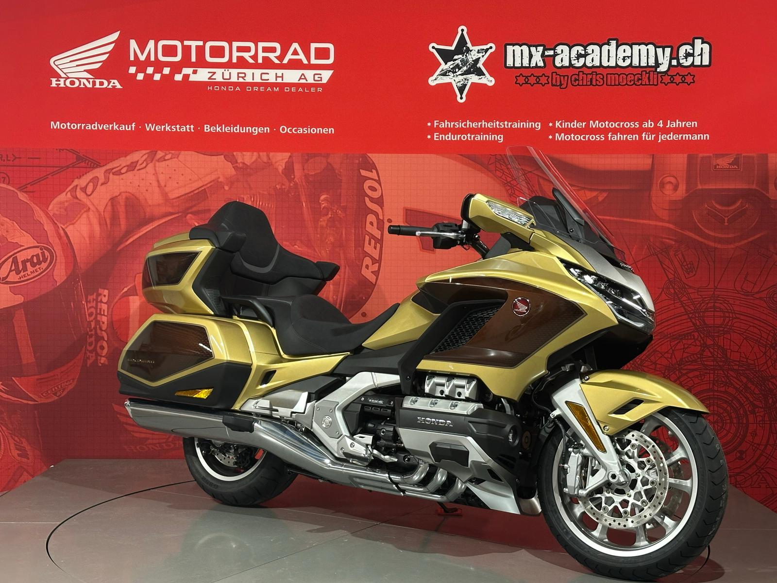 HONDA Gold Wing *Eternal Gold*-image-1
