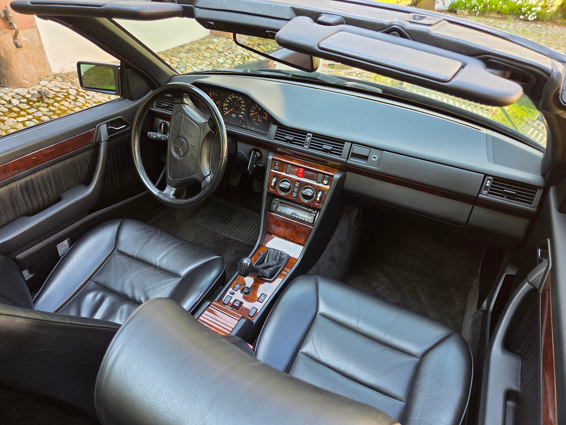 MERCEDES-BENZ CE-24 Cabrio-image-1
