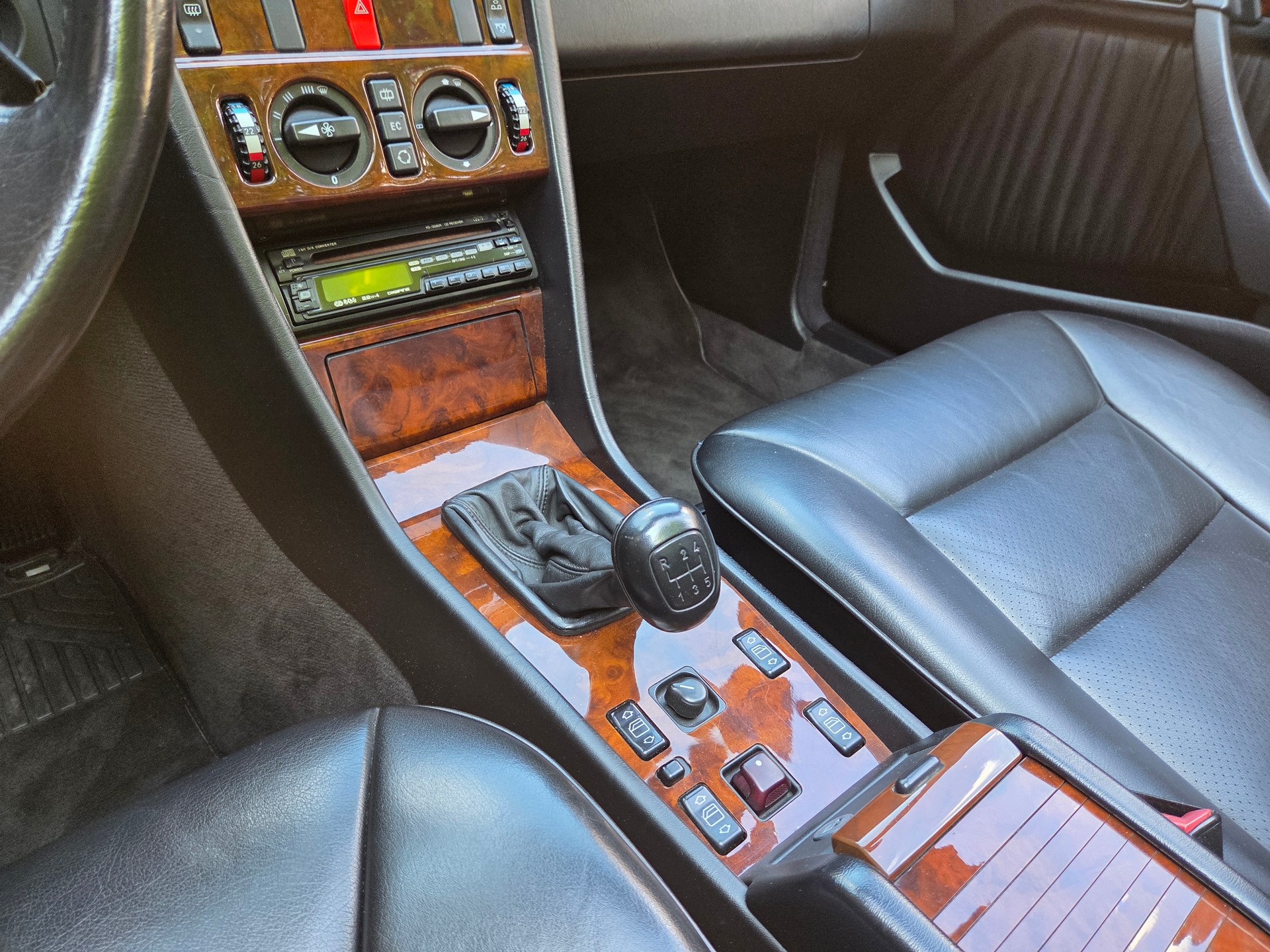 MERCEDES-BENZ CE-24 Cabrio-image-2