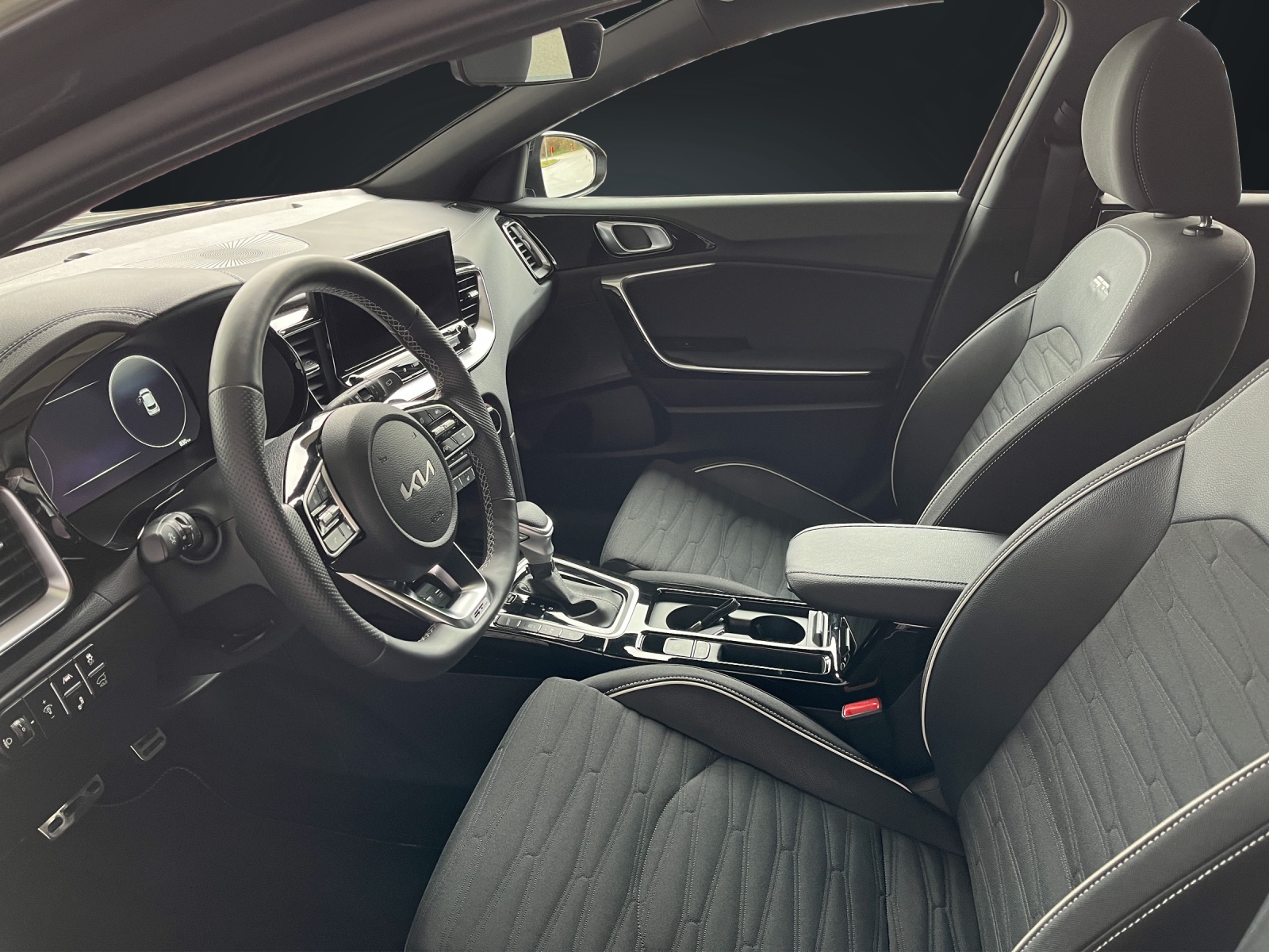 KIA XCeed 1.5 T-GDi GT-Line-image-8